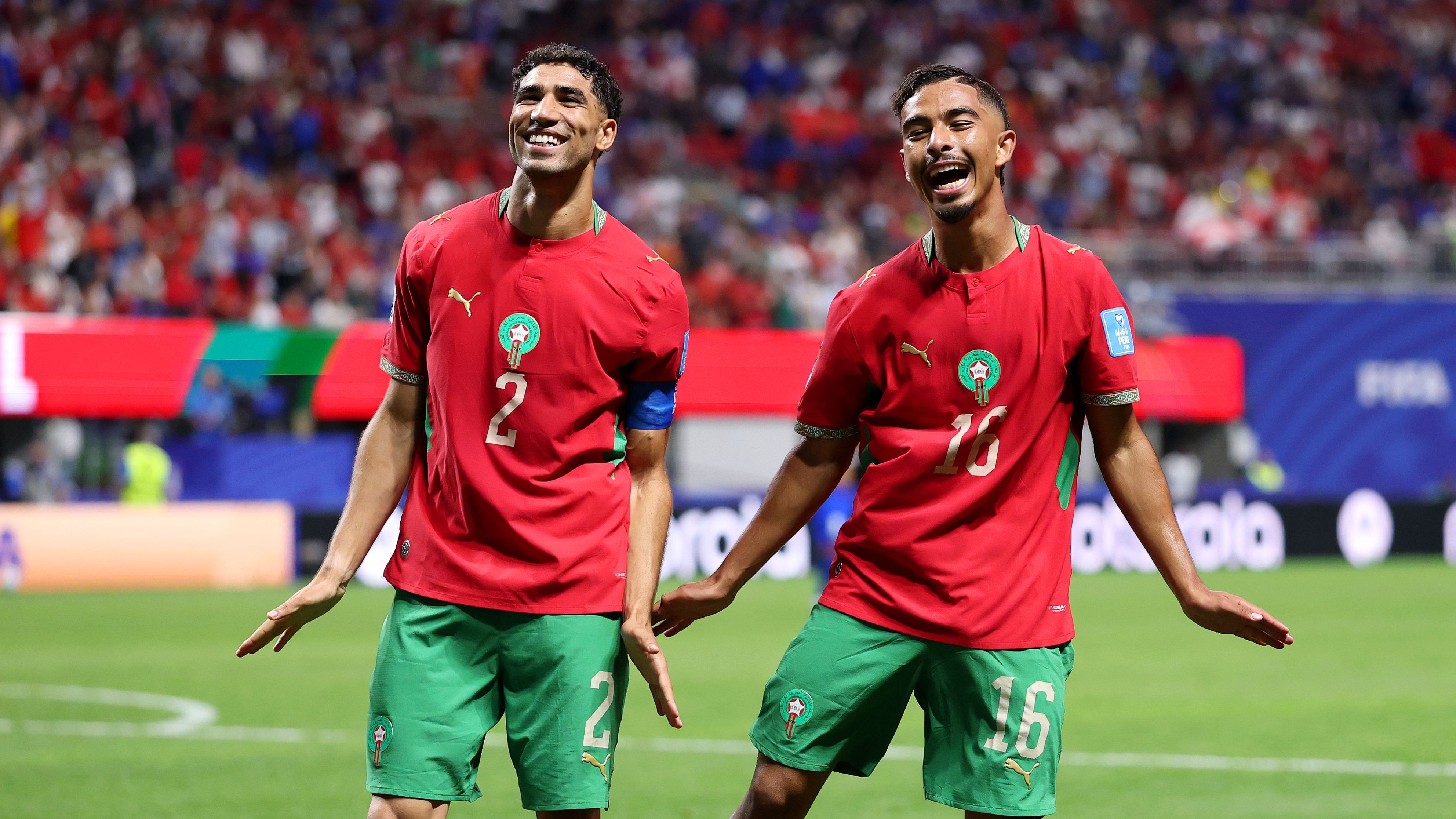 حكيمي يدون إنجازاً تاريخياً في المونديال بثنائية أمام هايتي