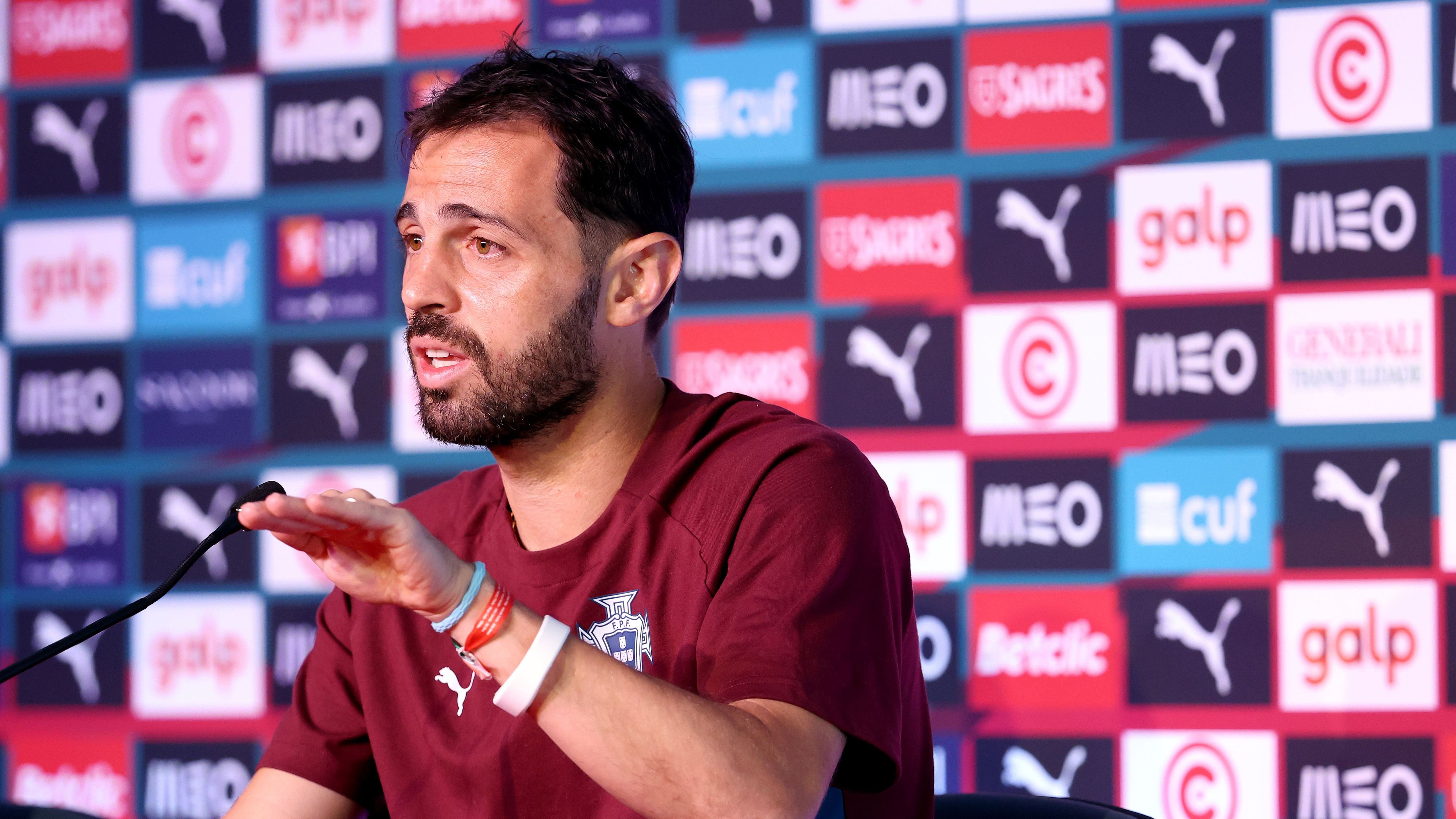 "أنا في مهمة بالغة الأهمية".. برناردو سيلفا يرفض الحديث عن ريال مدريد ويتقبل دوره الجديد