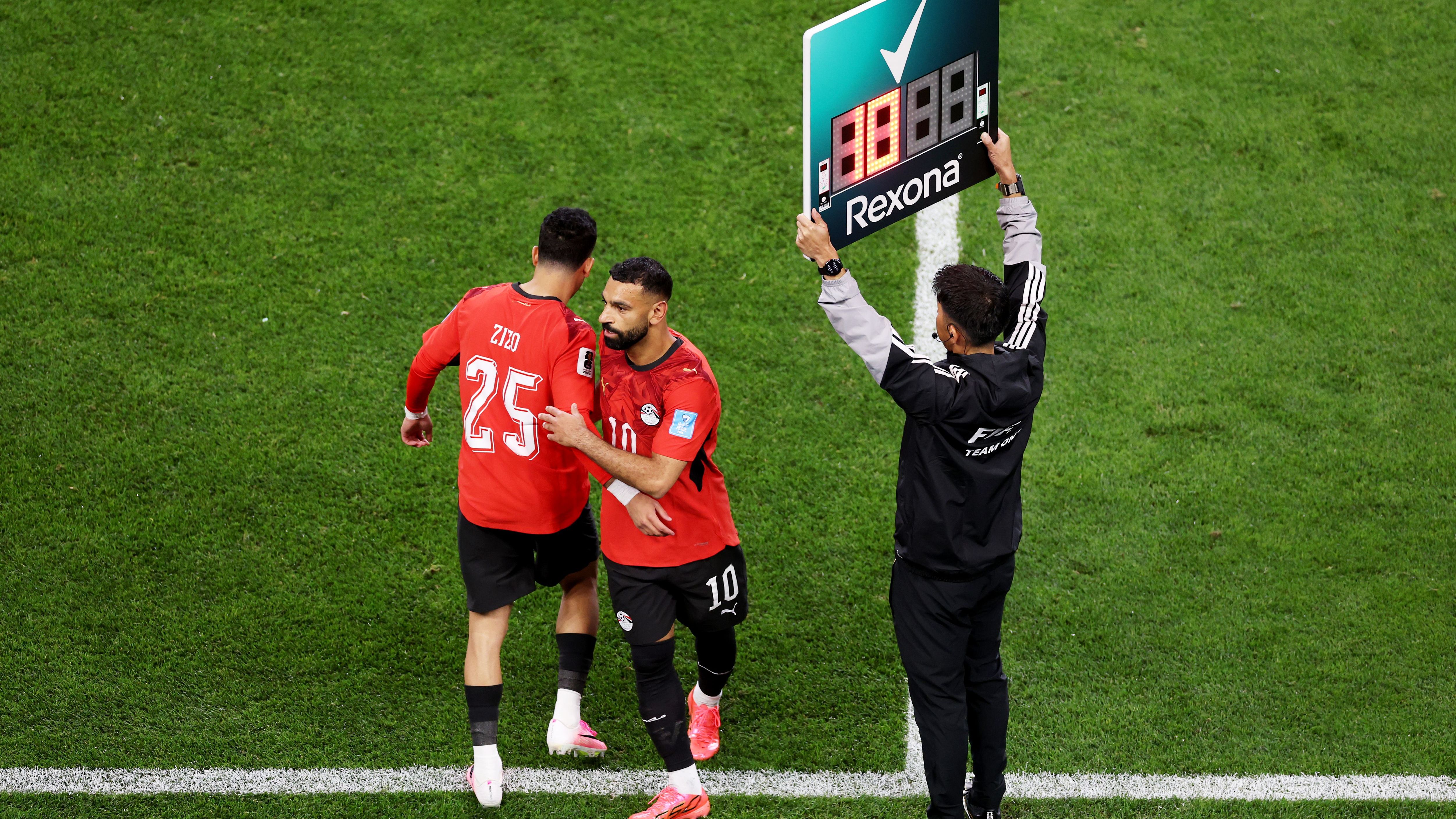 قلق جديد يطارد الفراعنة بعد إصابة صلاح في المونديال