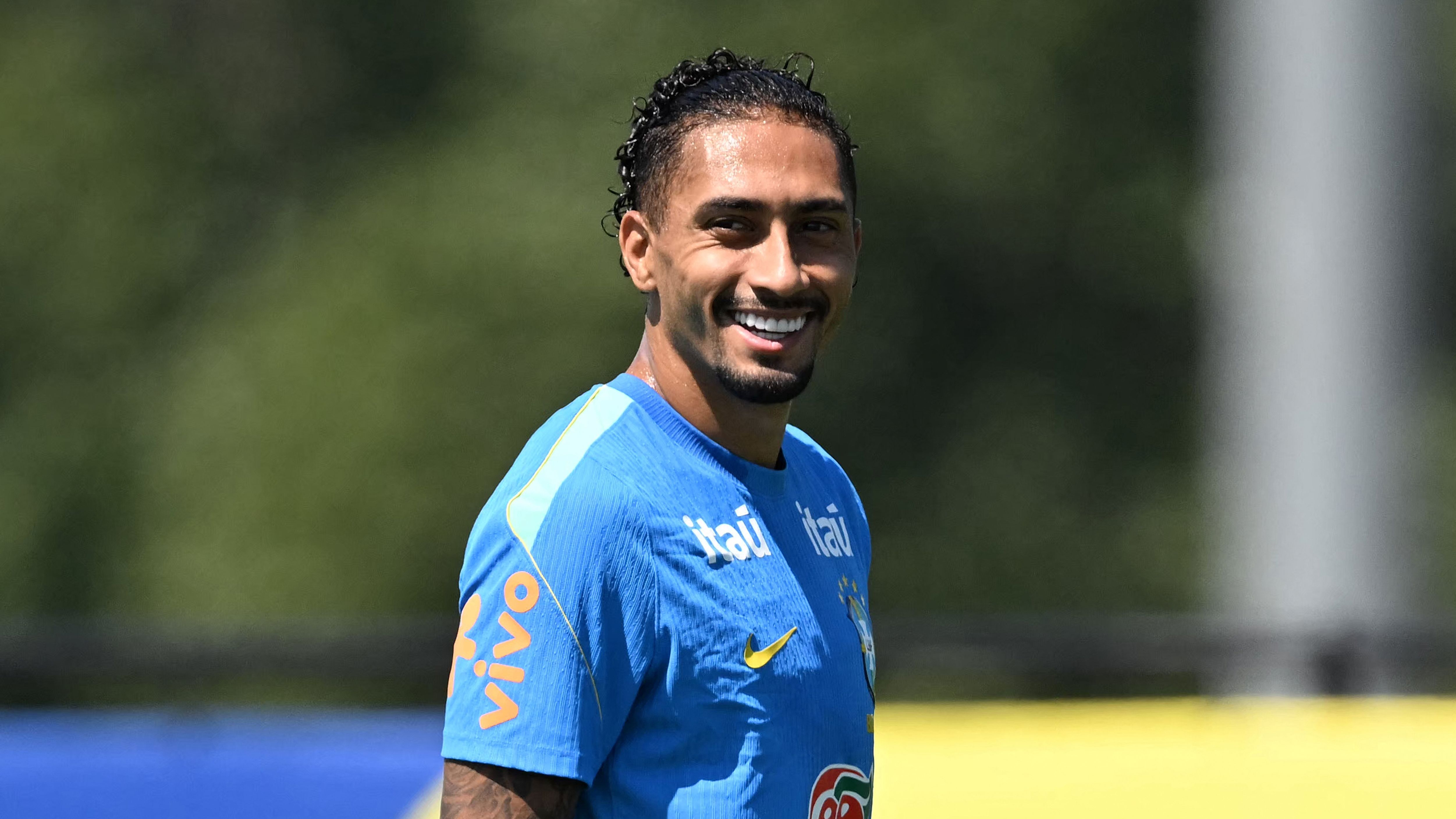 رافينيا في دائرة اهتمام الهلال.. والبرازيلي يتصدر قائمة الصفقات الصيفية