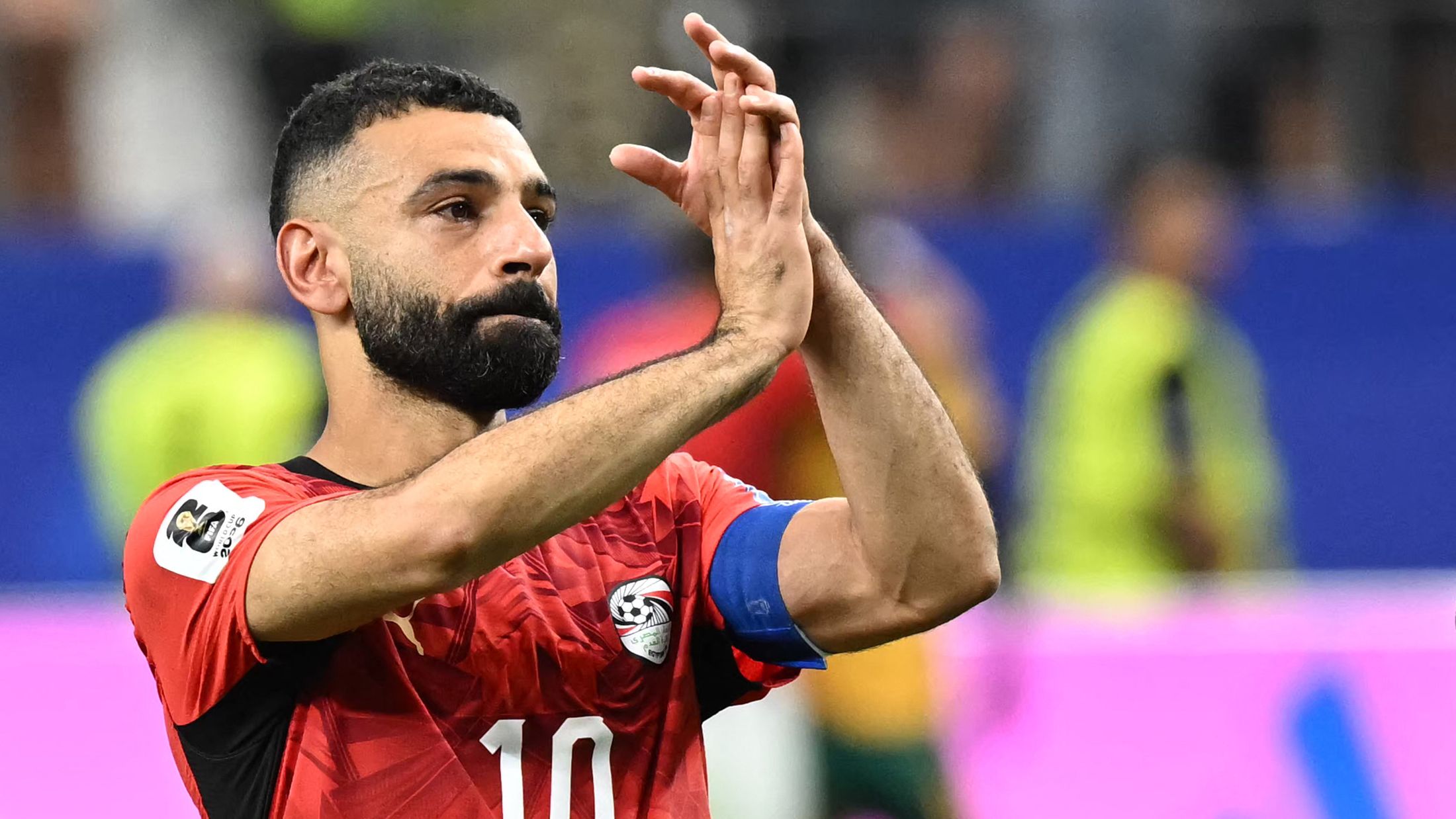 صلاح يمازح: حسام حسن يضربنا بين الشوطين.. ويؤكد: هذا الجيل يستحق كأس العالم