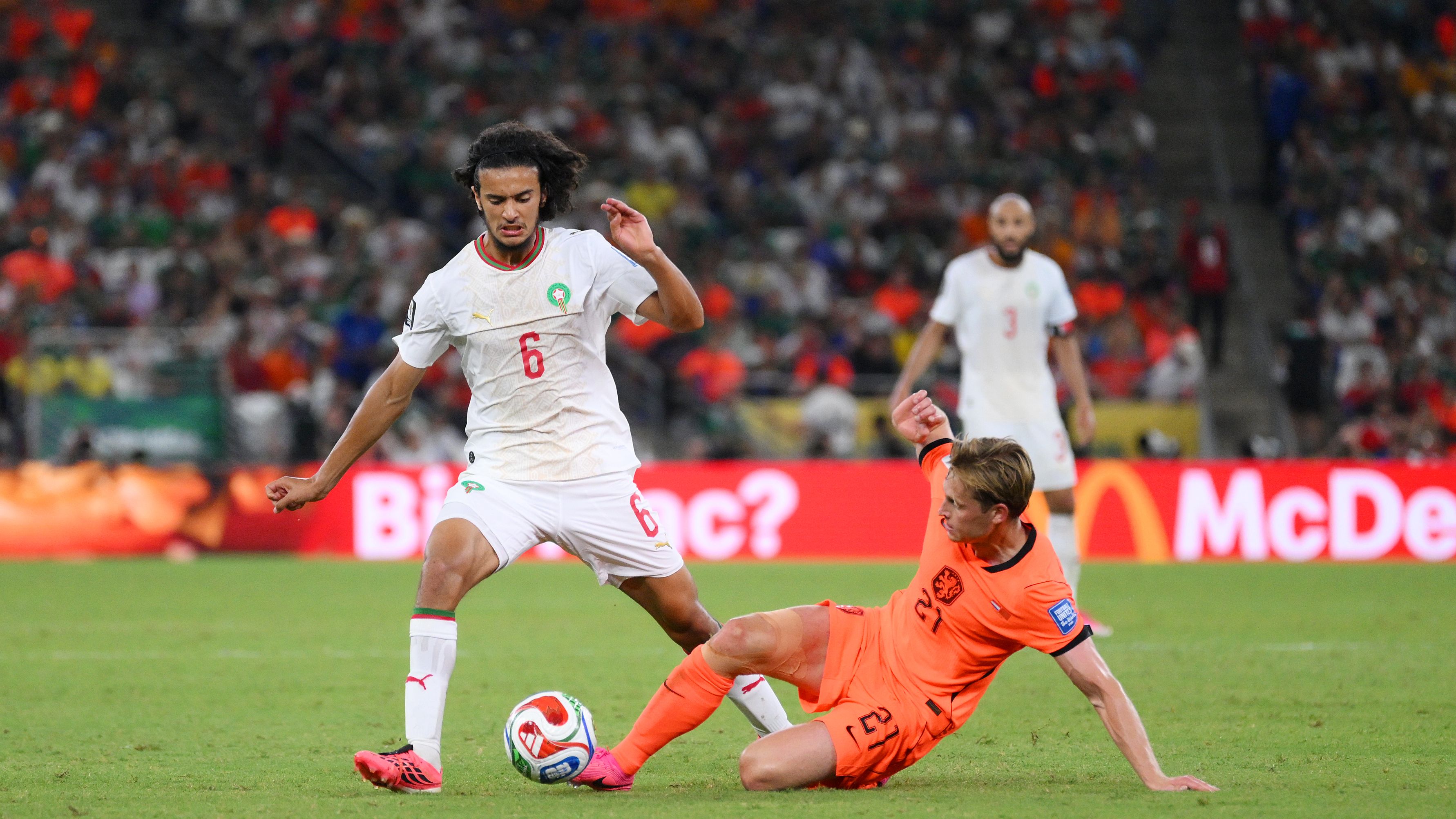 ليل يفضل عمالقة البريميرليج على ريال مدريد في صفقة بوعدي
