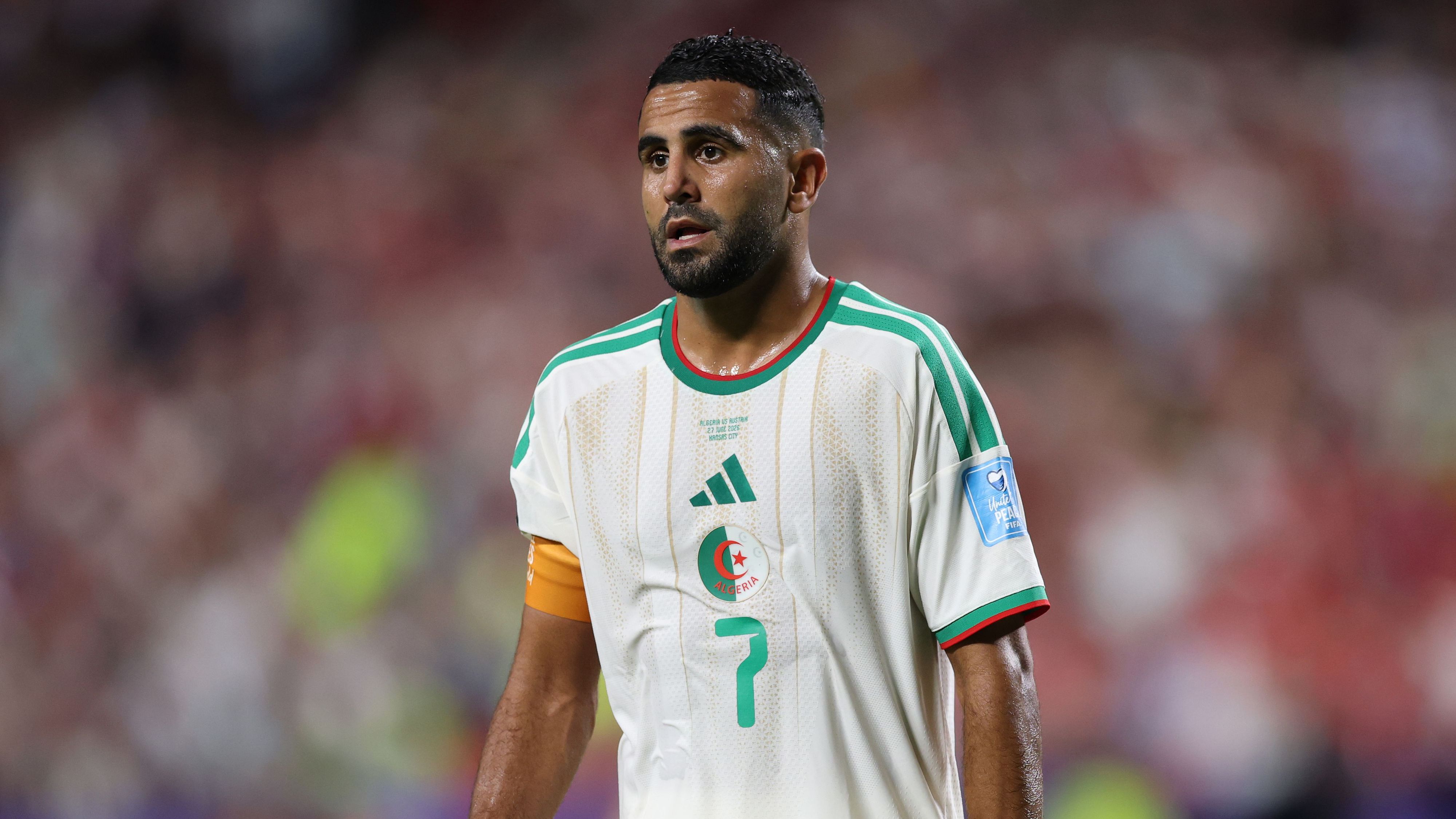 الأهلي يقرر إنهاء عقد محرز بشكل نهائي