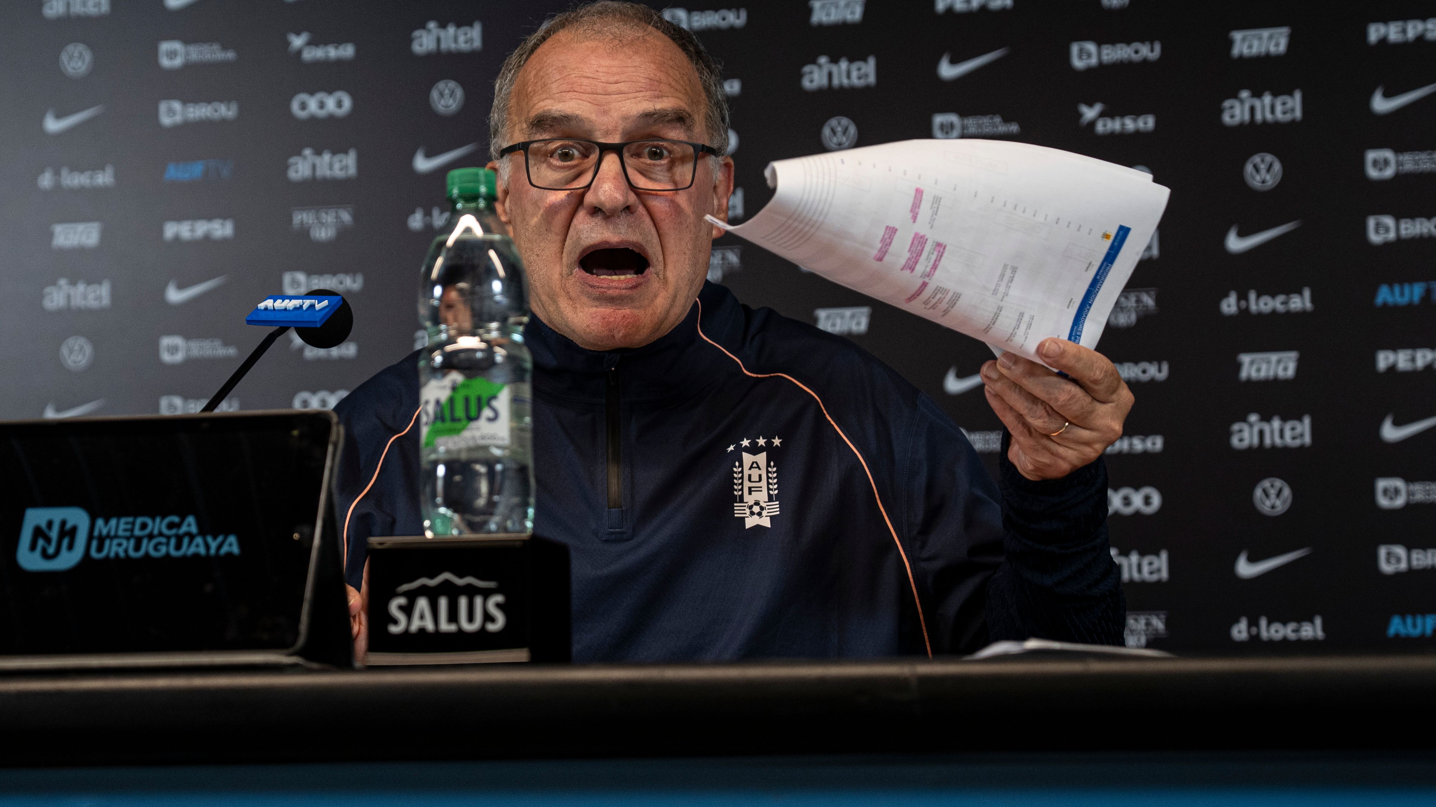 Marcelo Bielsa Addresses The Media