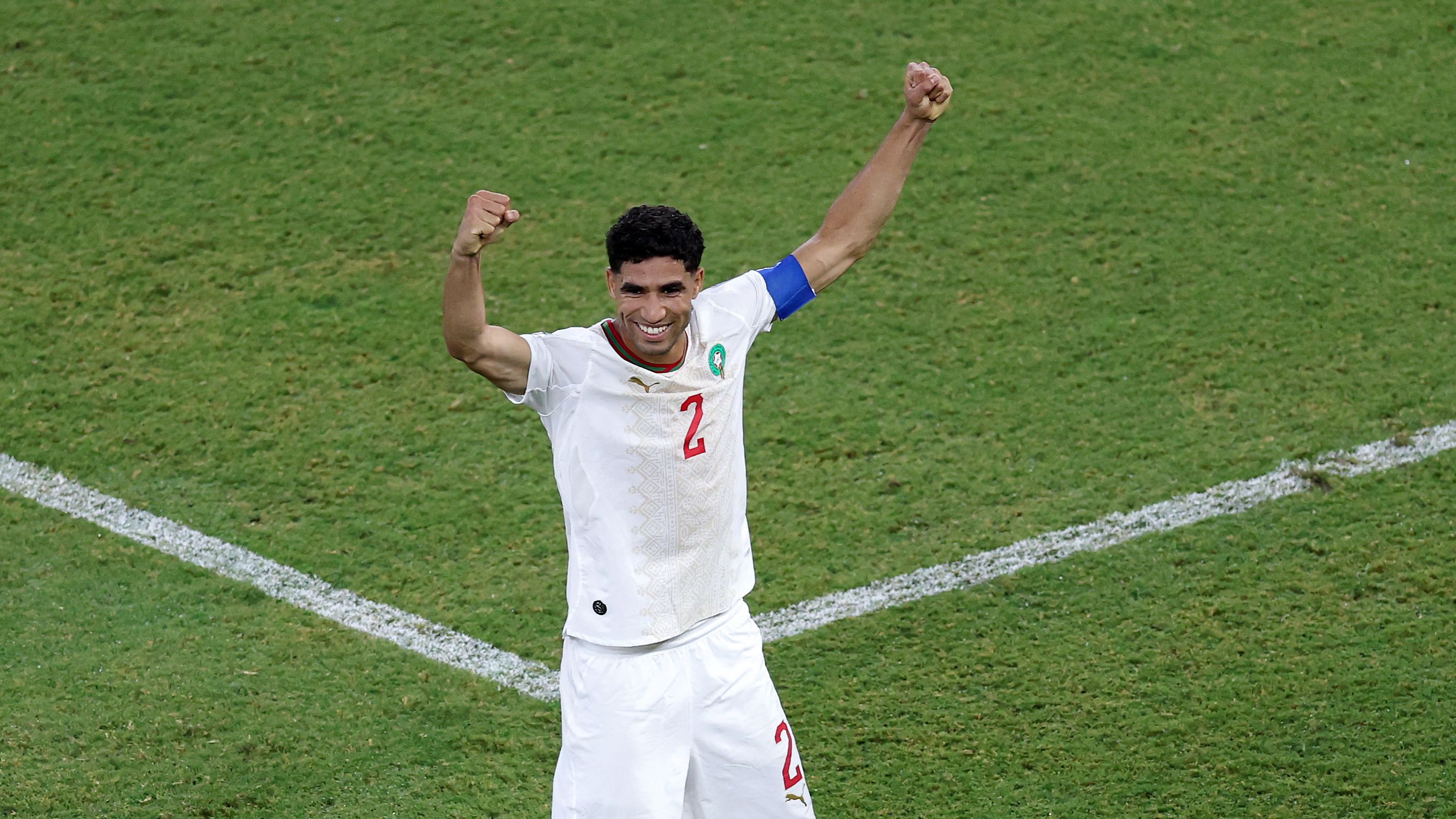 المغرب يفاجئ حكيمي باحتفال استثنائي قبل موقعة كندا