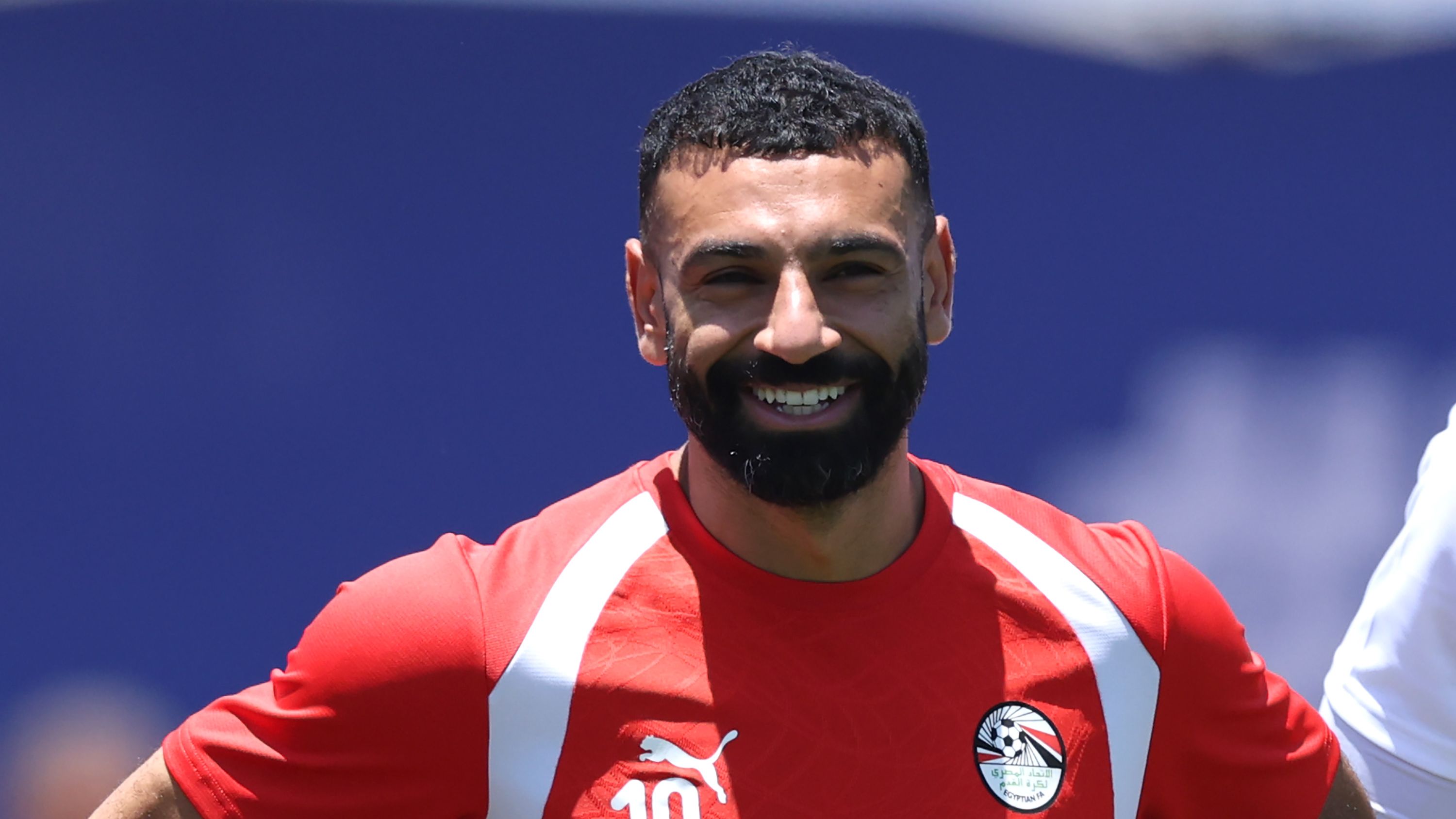 بالفيديو.. إعلامية مصرية "تساوم" محمد صلاح قبل مواجهة أستراليا