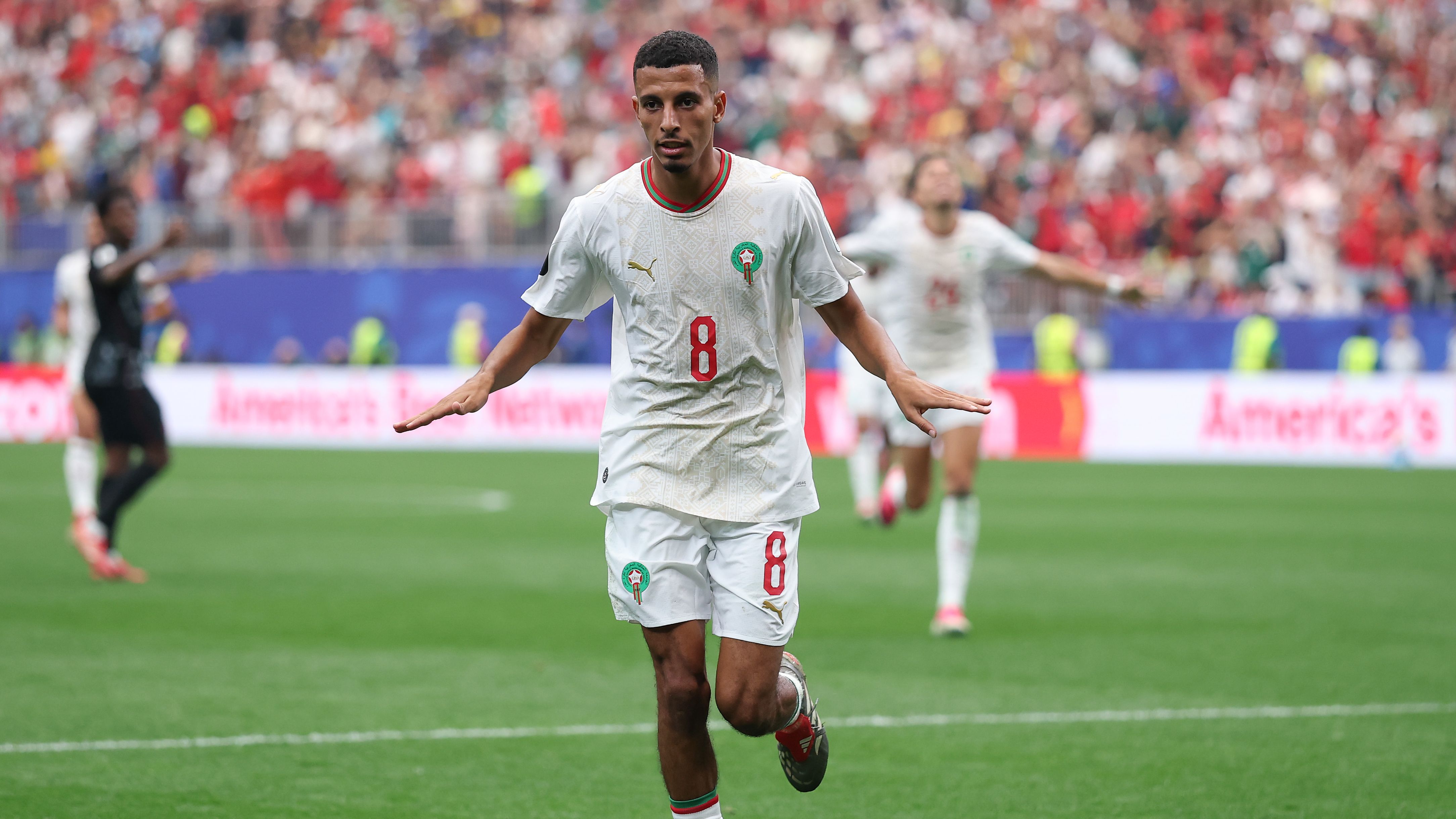 بيان رسمي يكشف النقاب عن فريق عز الدين أوناحي الجديد