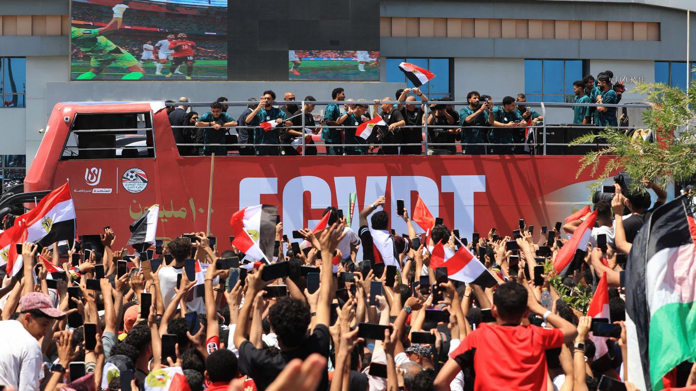 نجم منتخب مصر يقترب من أوروبا بعد تألقه في المونديال