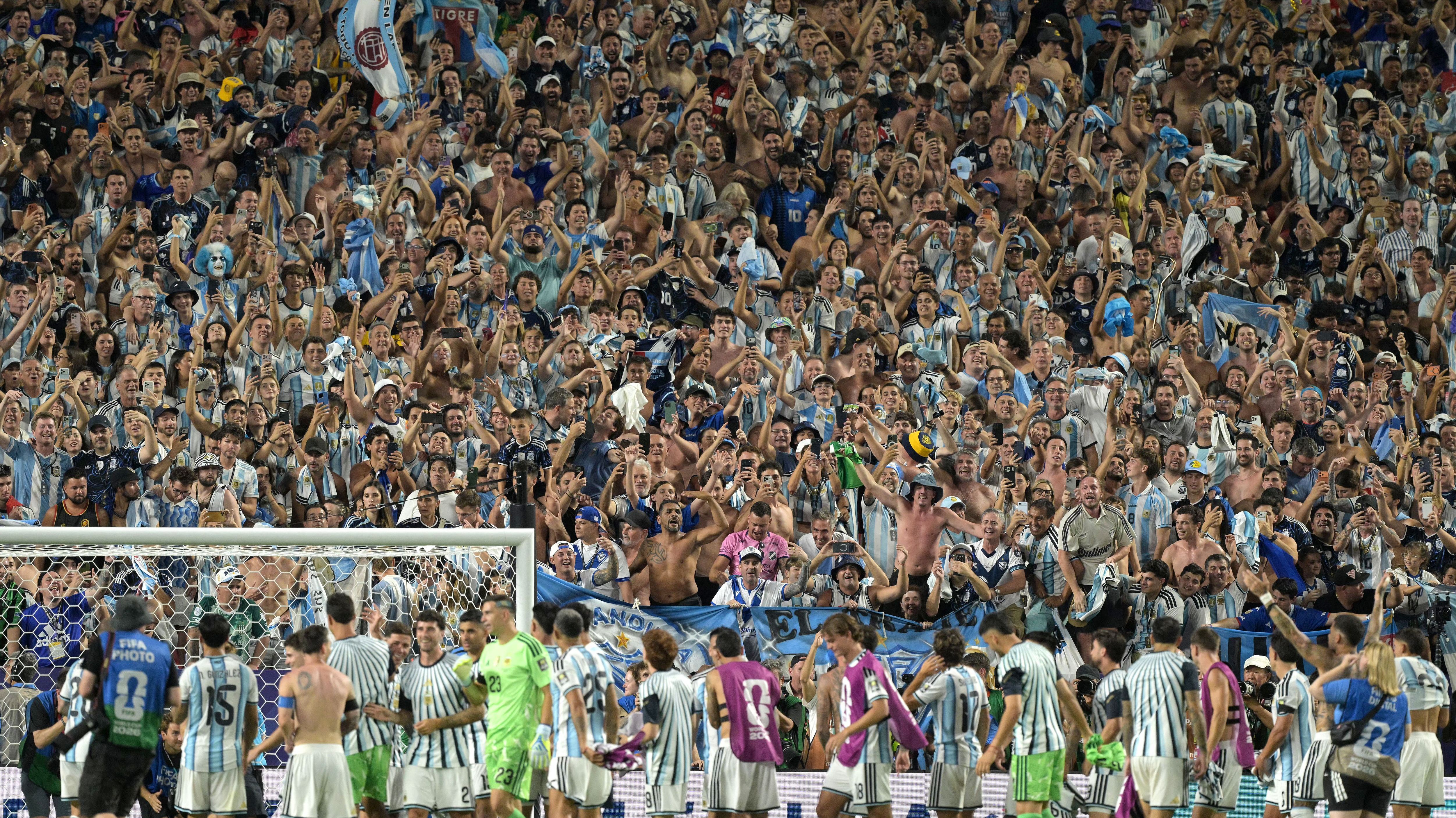 TOPSHOT-FBL-WC-2026-MATCH100-ARG-SUI