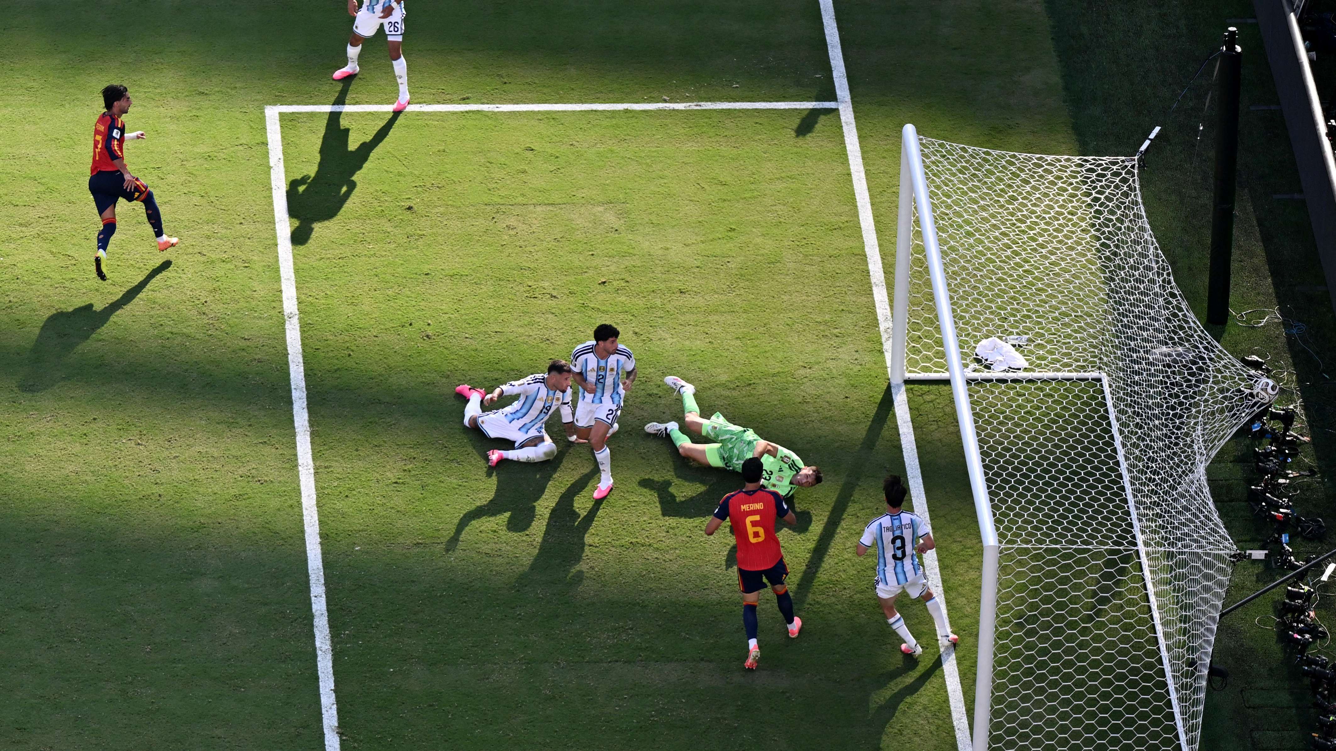 TOPSHOT-FBL-WC-2026-MATCH104-ESP-ARG-FINAL