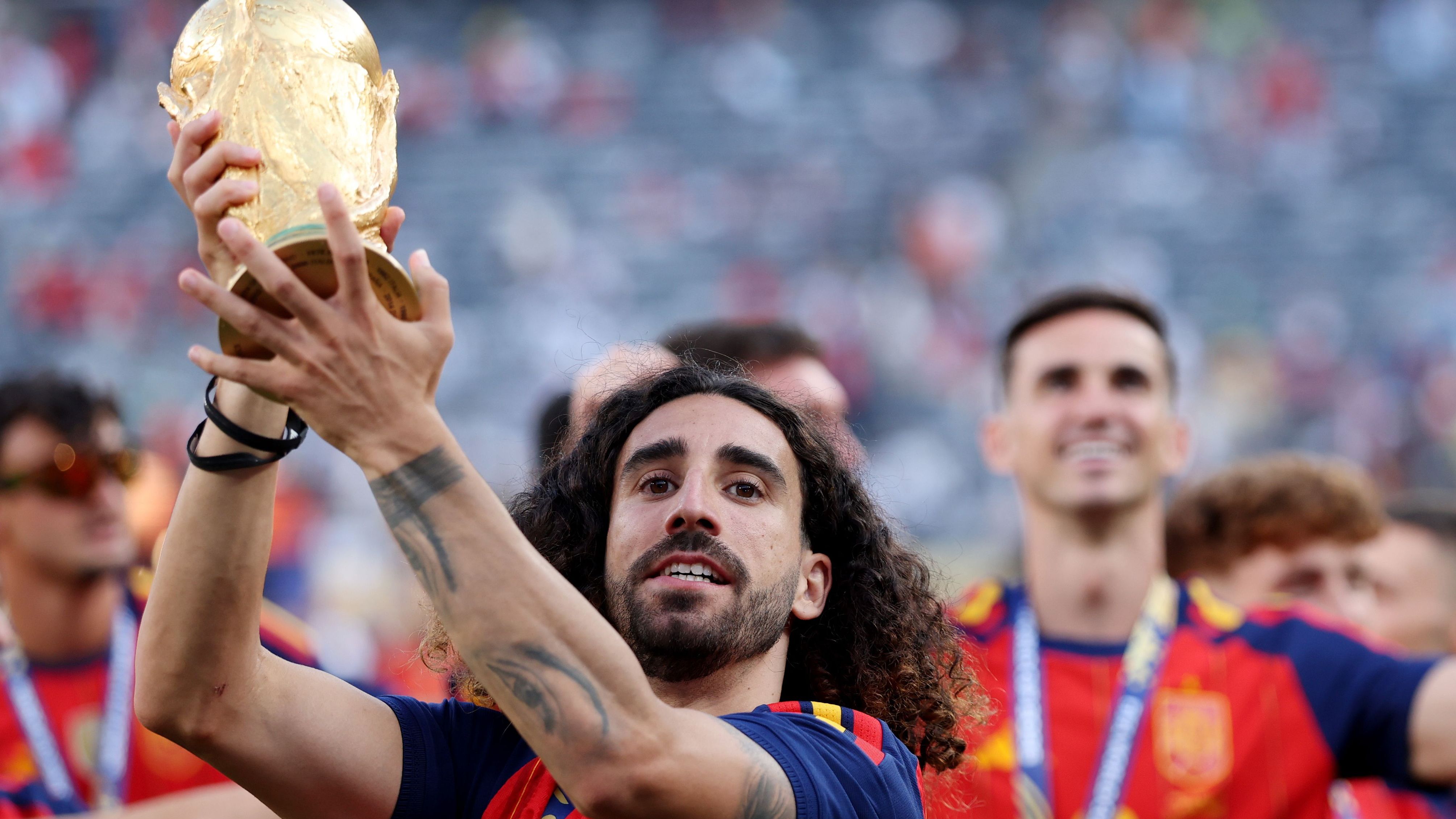 كوكوريلا يسبق نجوم إسبانيا.. أول من ينفذ وعد التتويج بكأس العالم