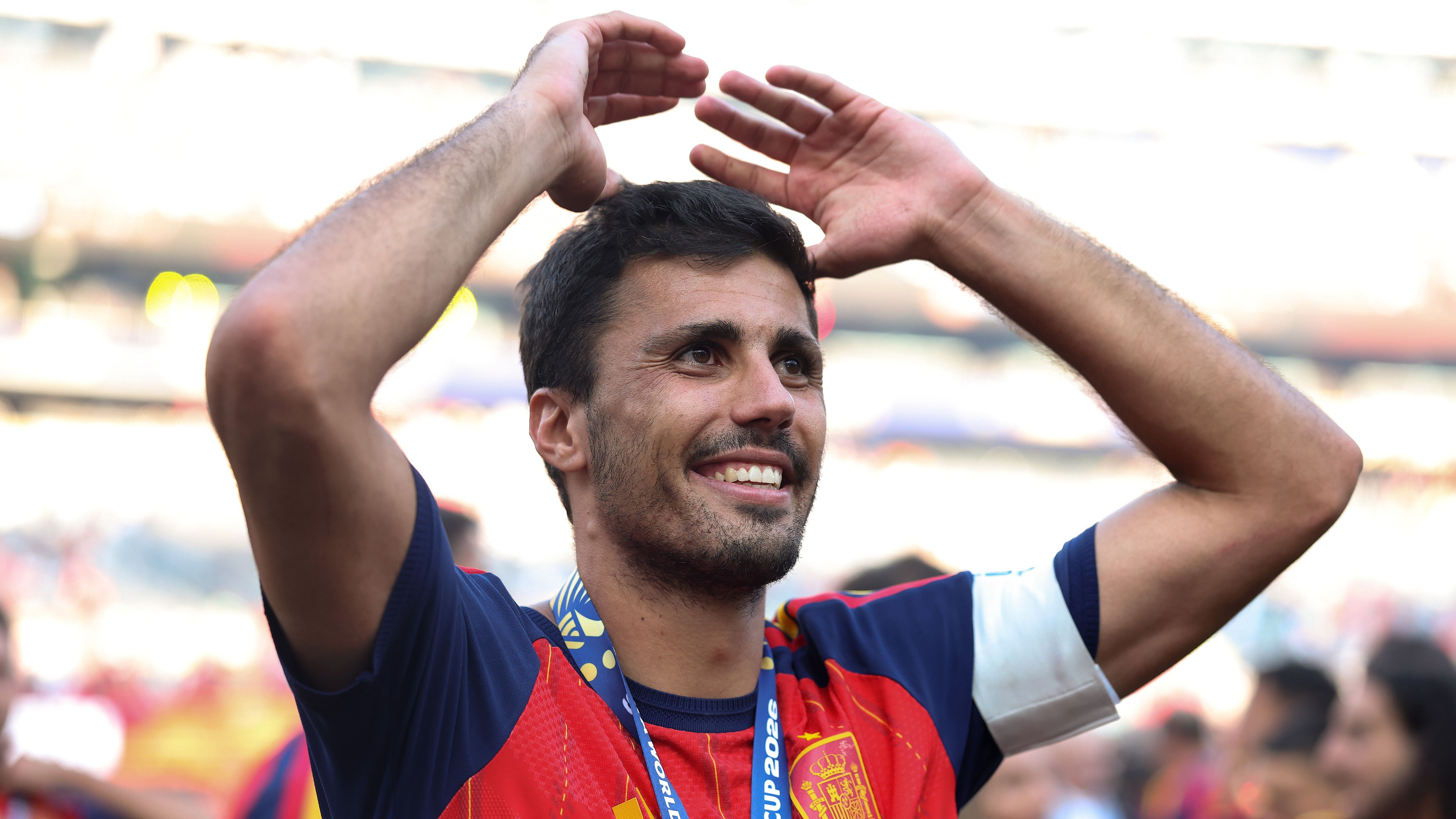 وكيل رودري ينهي جدل الريال وبرشلونة: اللاعب اختار هذا النادي