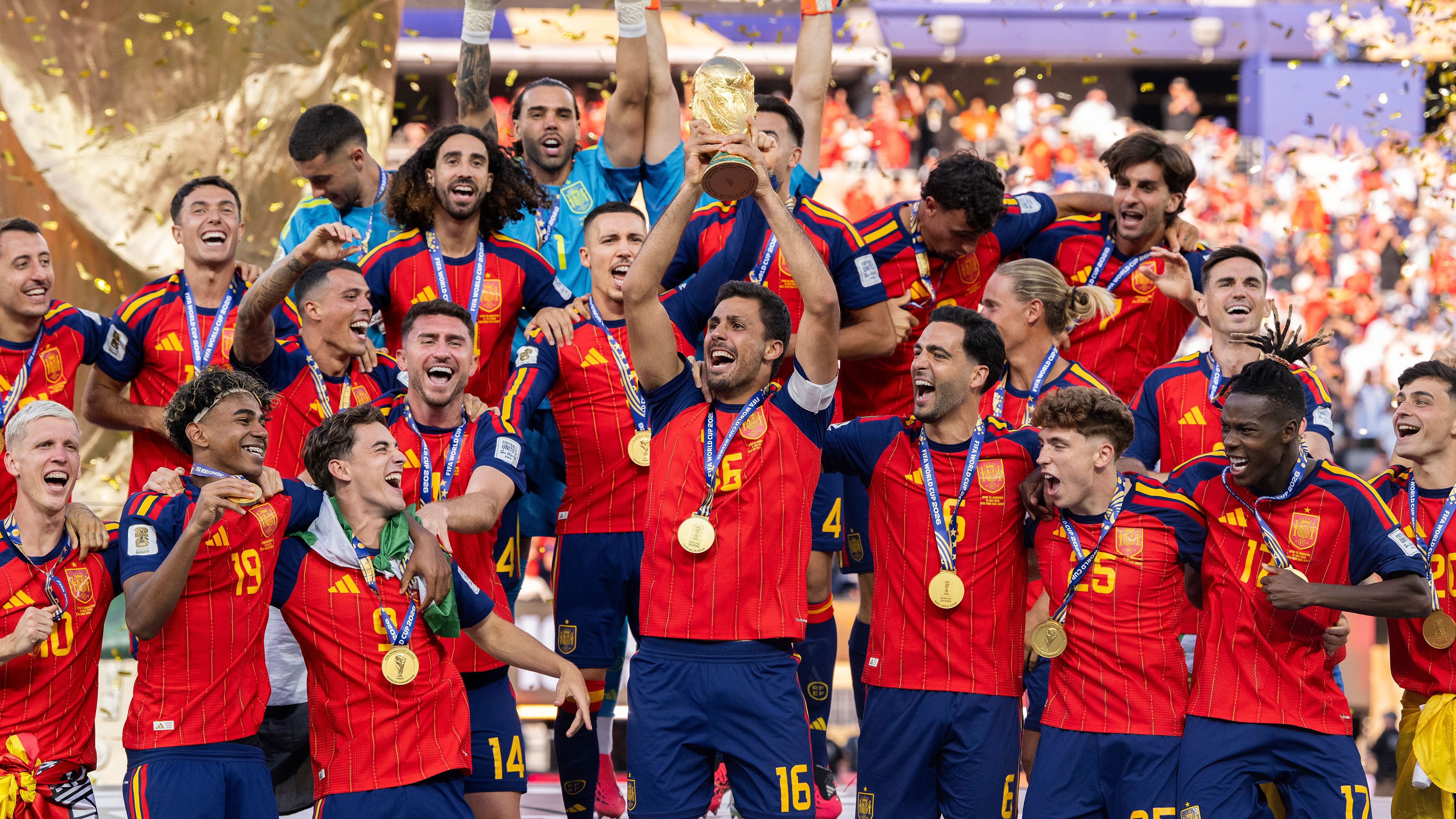 مدريد تحتضن أبطال العالم في استقبال مهيب