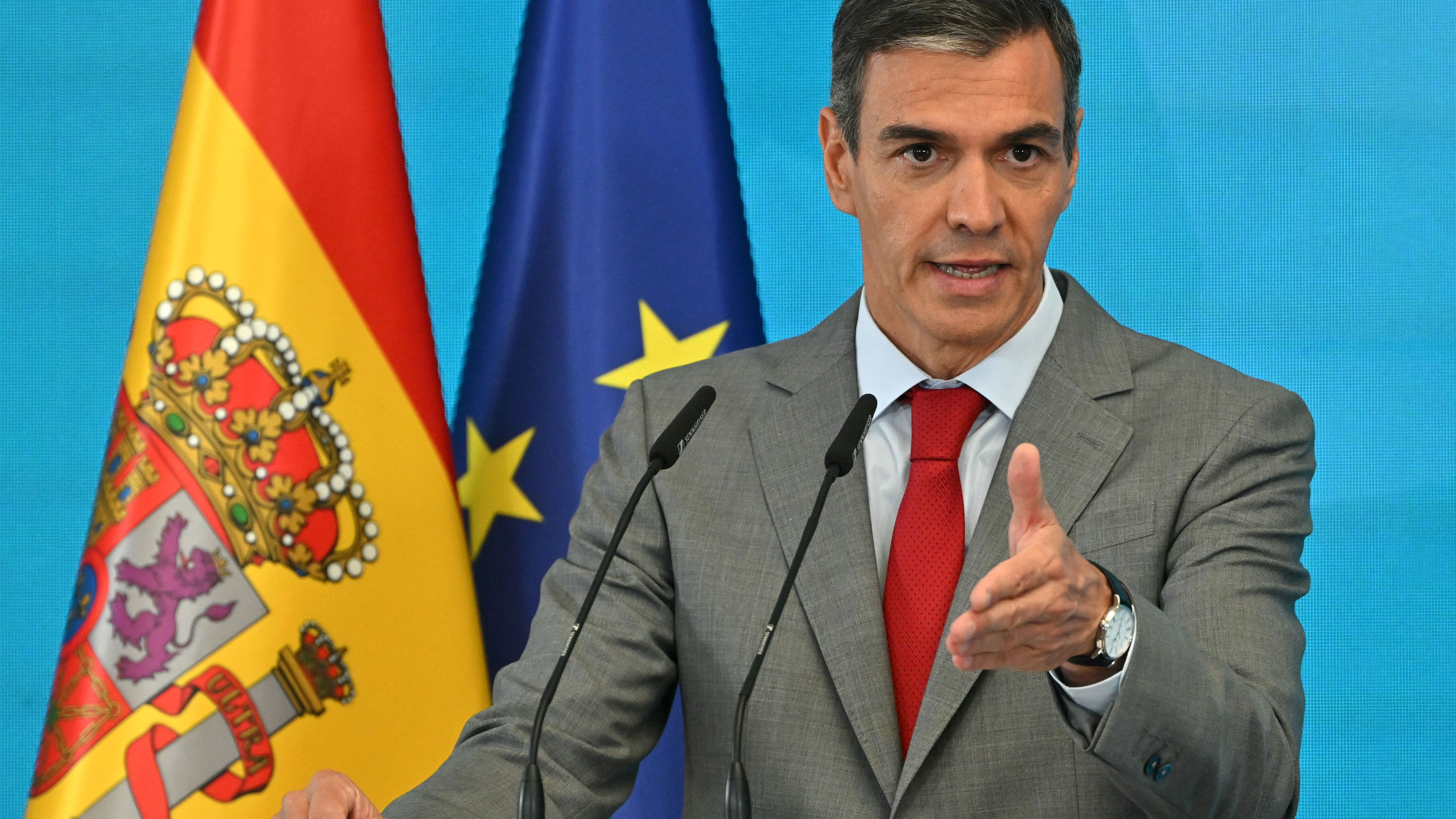 سانشيز يتحدى المغرب وإنفانتينو.. ورقة إسبانية تقلب صراع نهائي 2030