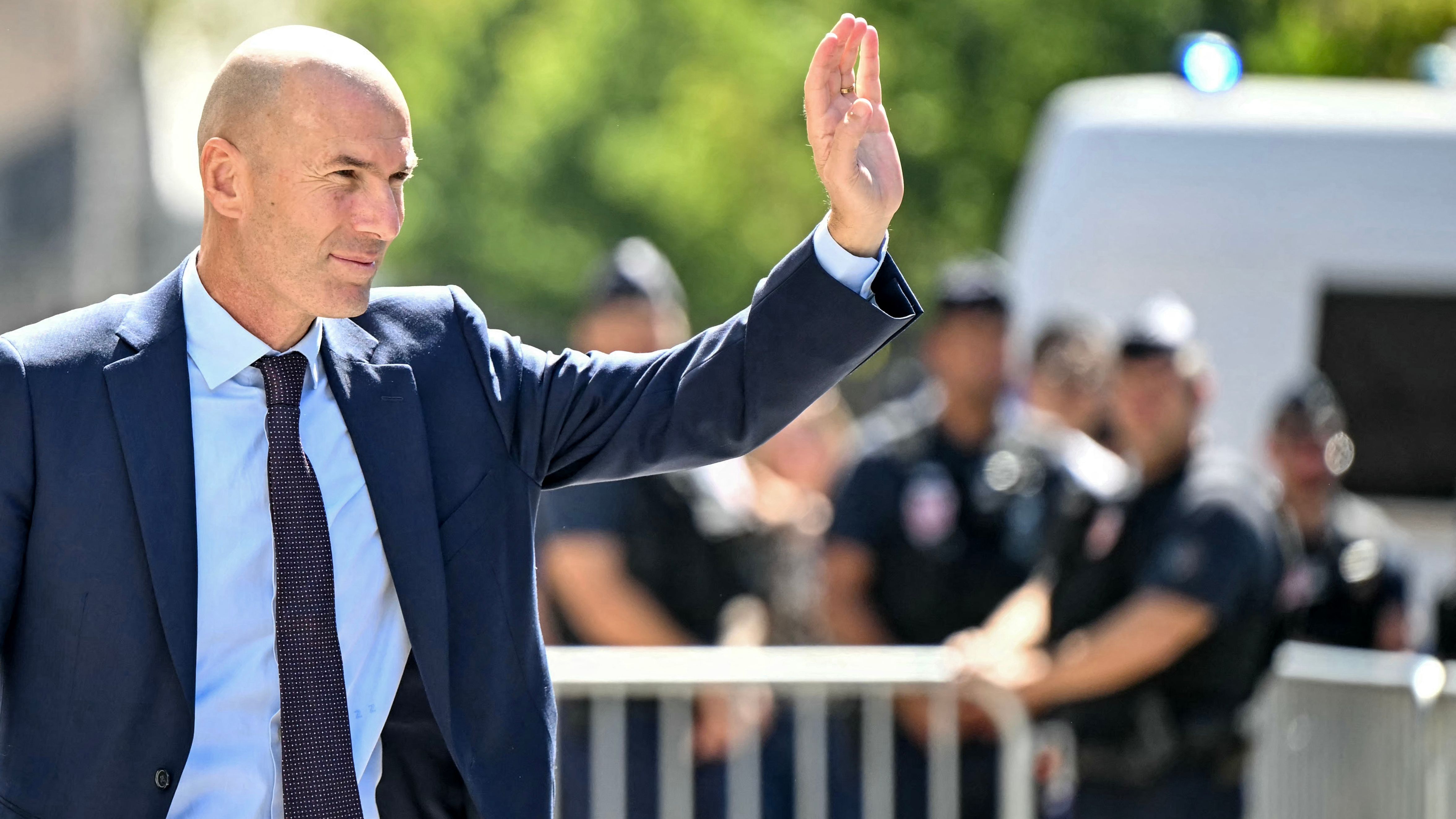 عكس سياسة ديشامب.. زيدان يتخذ قرارًا جرئيًا قبل إعلان قائمة فرنسا