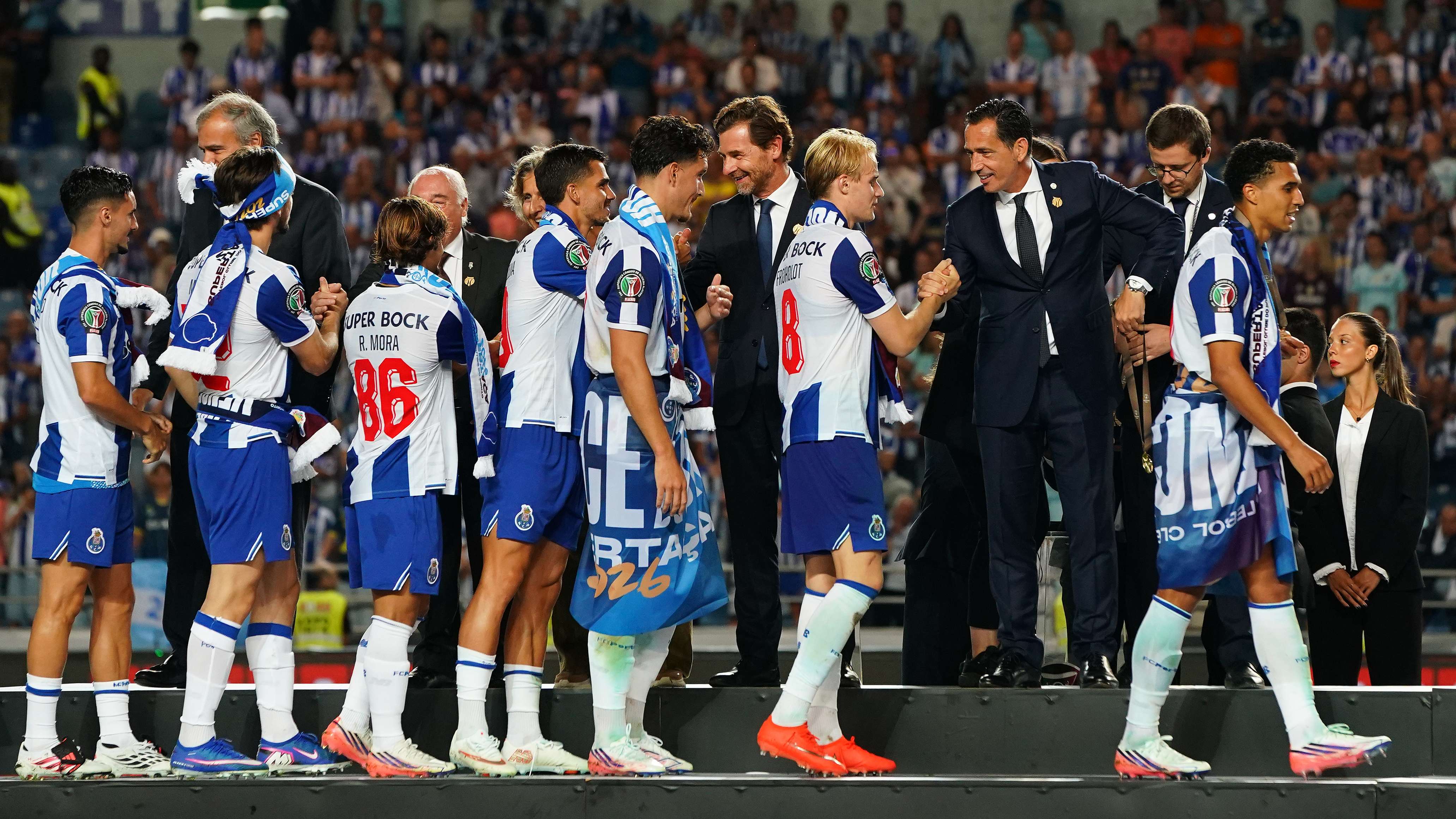 FC Porto v SCU Torreense:Portuguese Super Cup