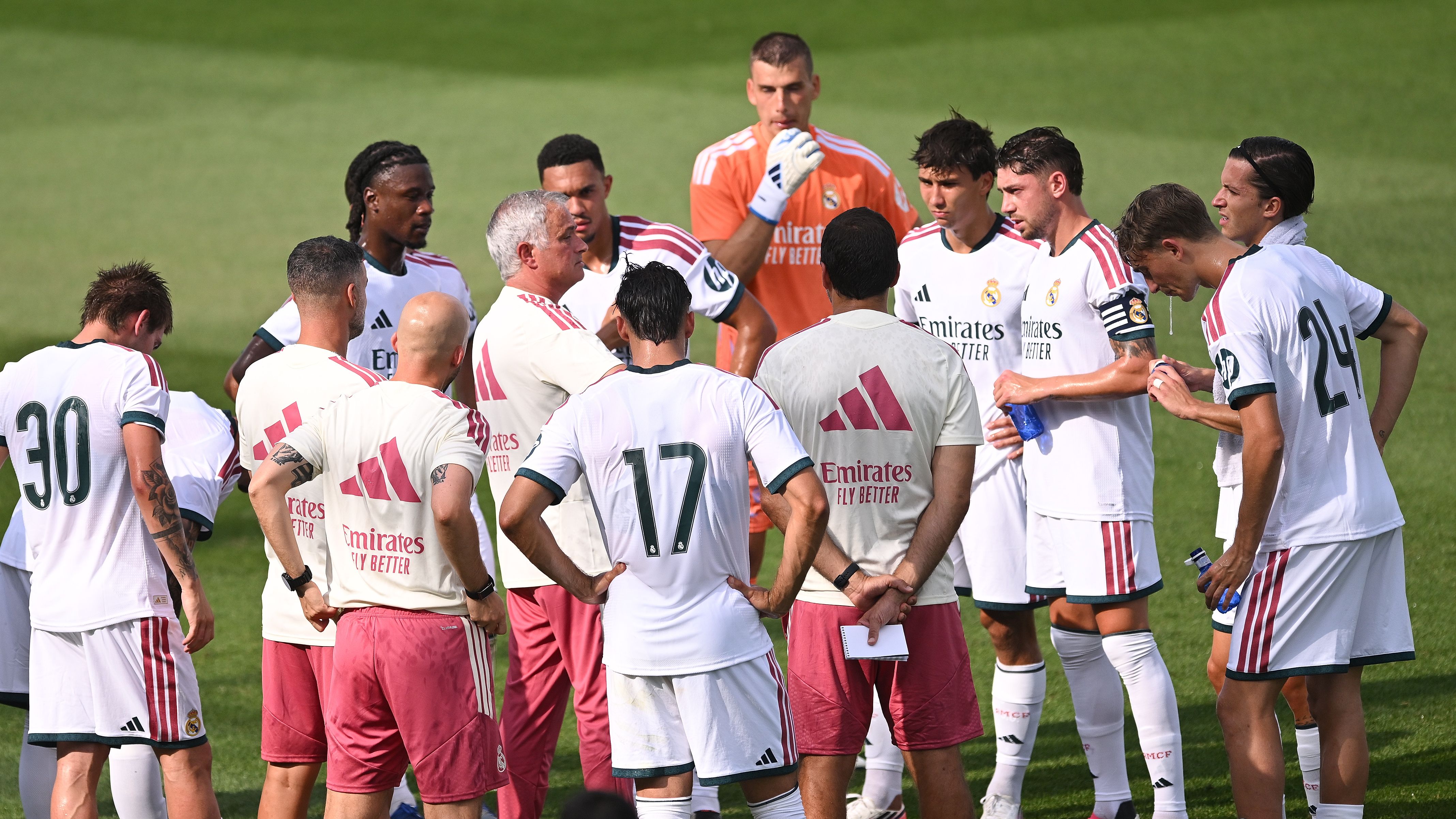 ما القنوات الناقلة لمباراة ريال مدريد وفيورنتينا الودية التحضرية لموسم 2026-2027؟ وكيف تشاهدها عبر الإنترنت؟