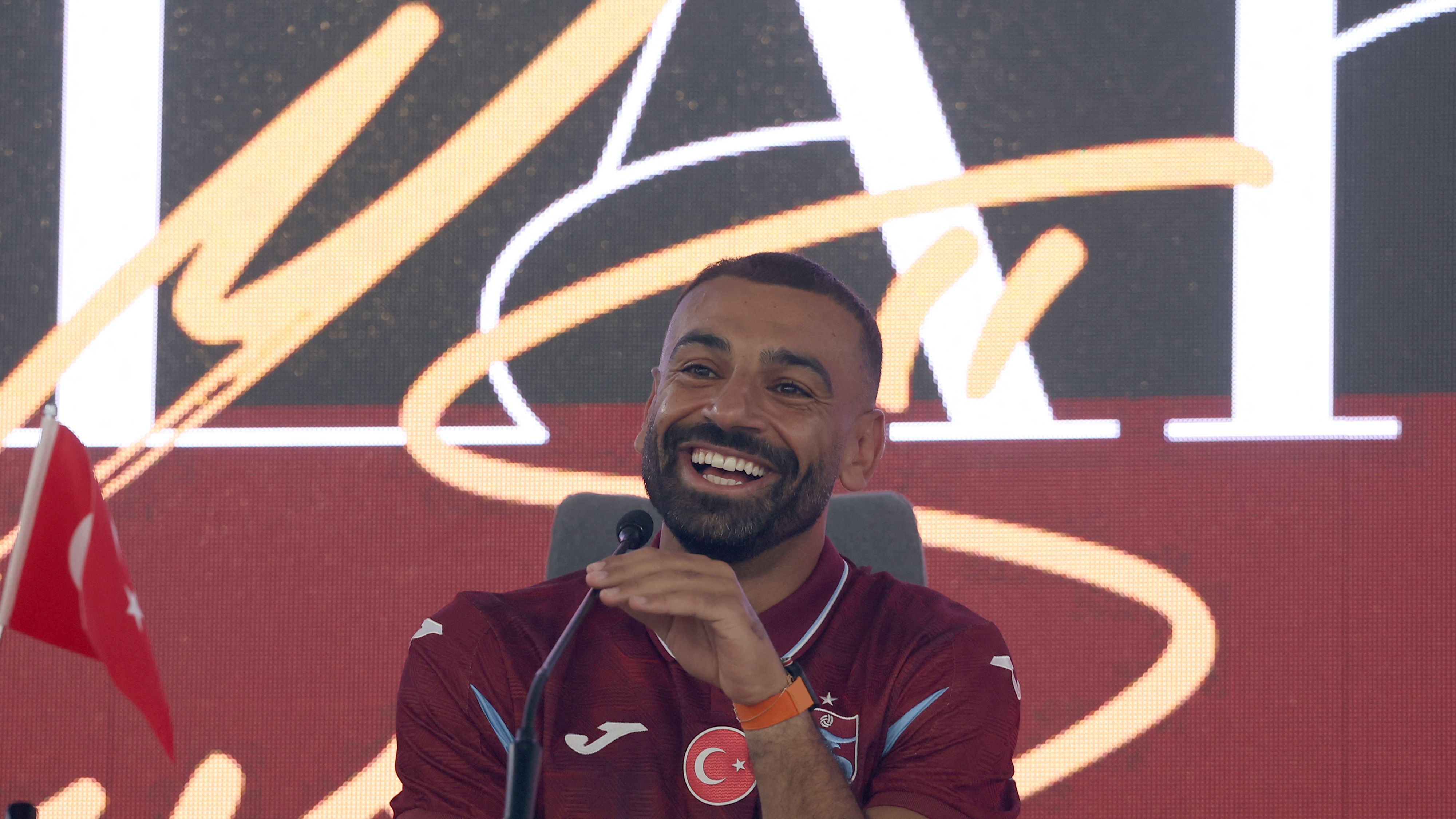 كيف أقنع طرابزون سبور محمد صلاح؟.. رئيس النادي يكشف خطة الصفقة