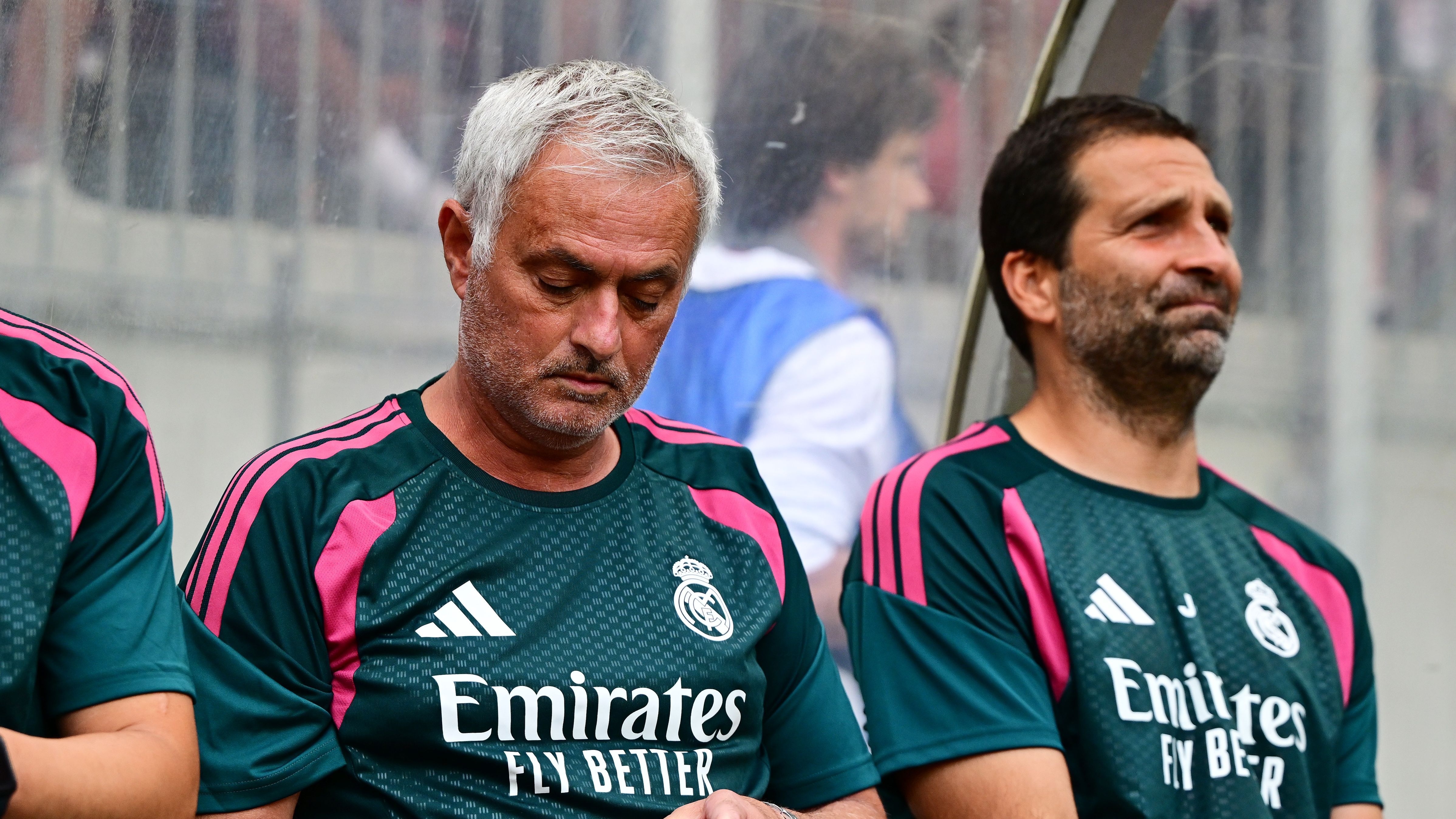 رد فعل مفاجئ من مورينيو.. كيف يتعامل ريال مدريد مع فشل صفقة رودري؟