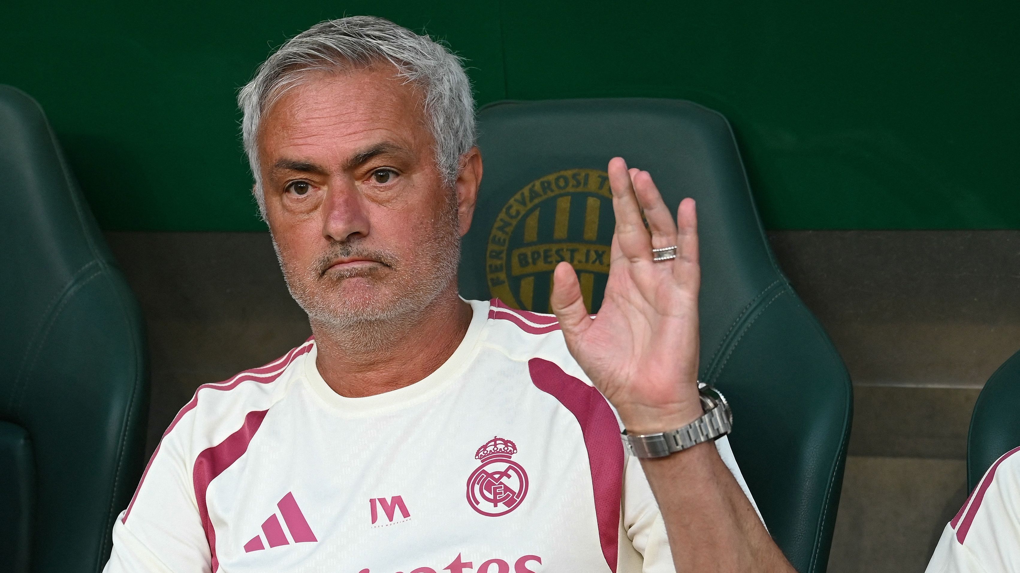 هل يرحل؟.. طلب مورينيو يعمق أزمة نجم ريال مدريد