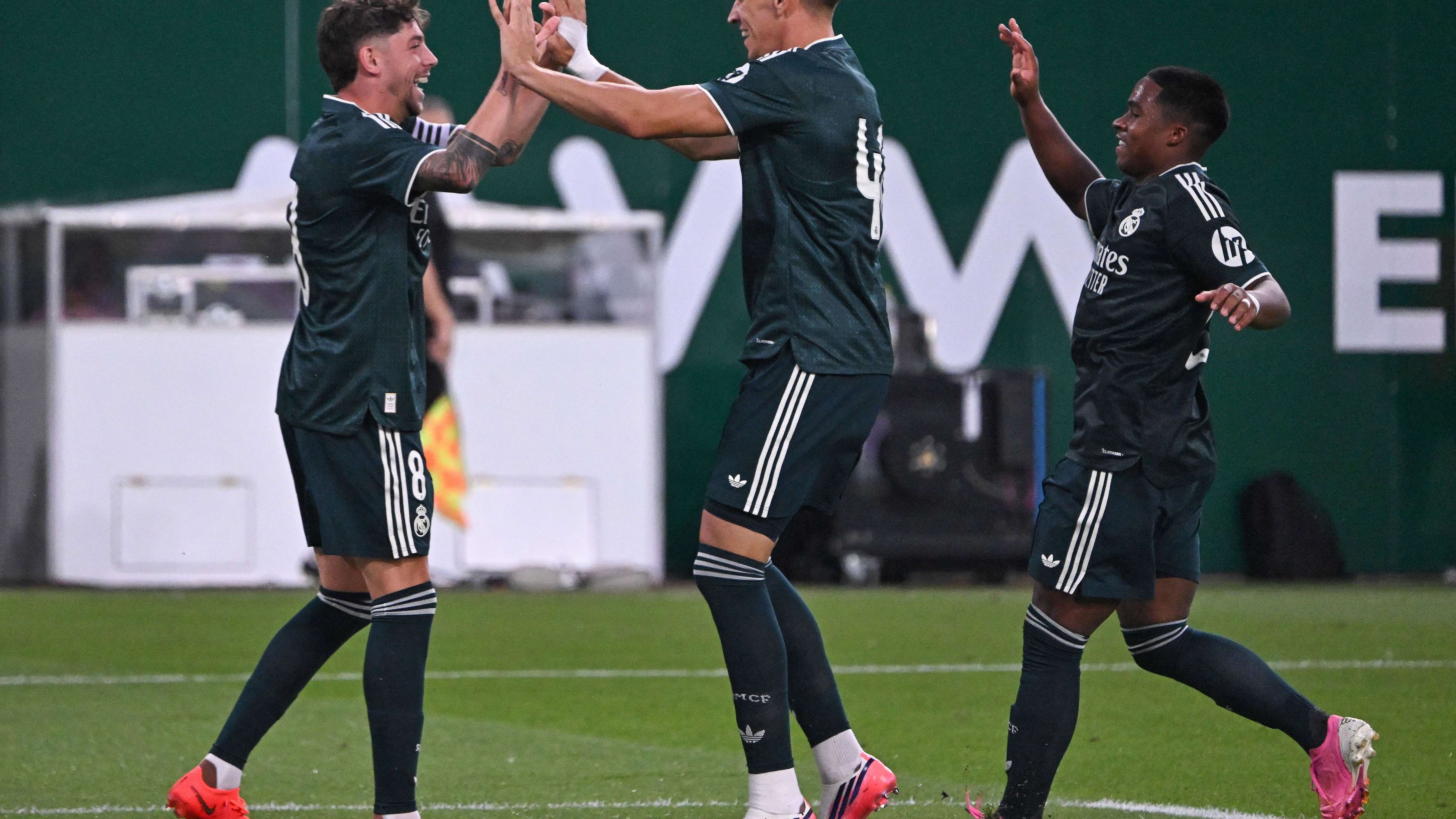FBL-FRIENDLY-FERENCVAROS-REAL MADRID