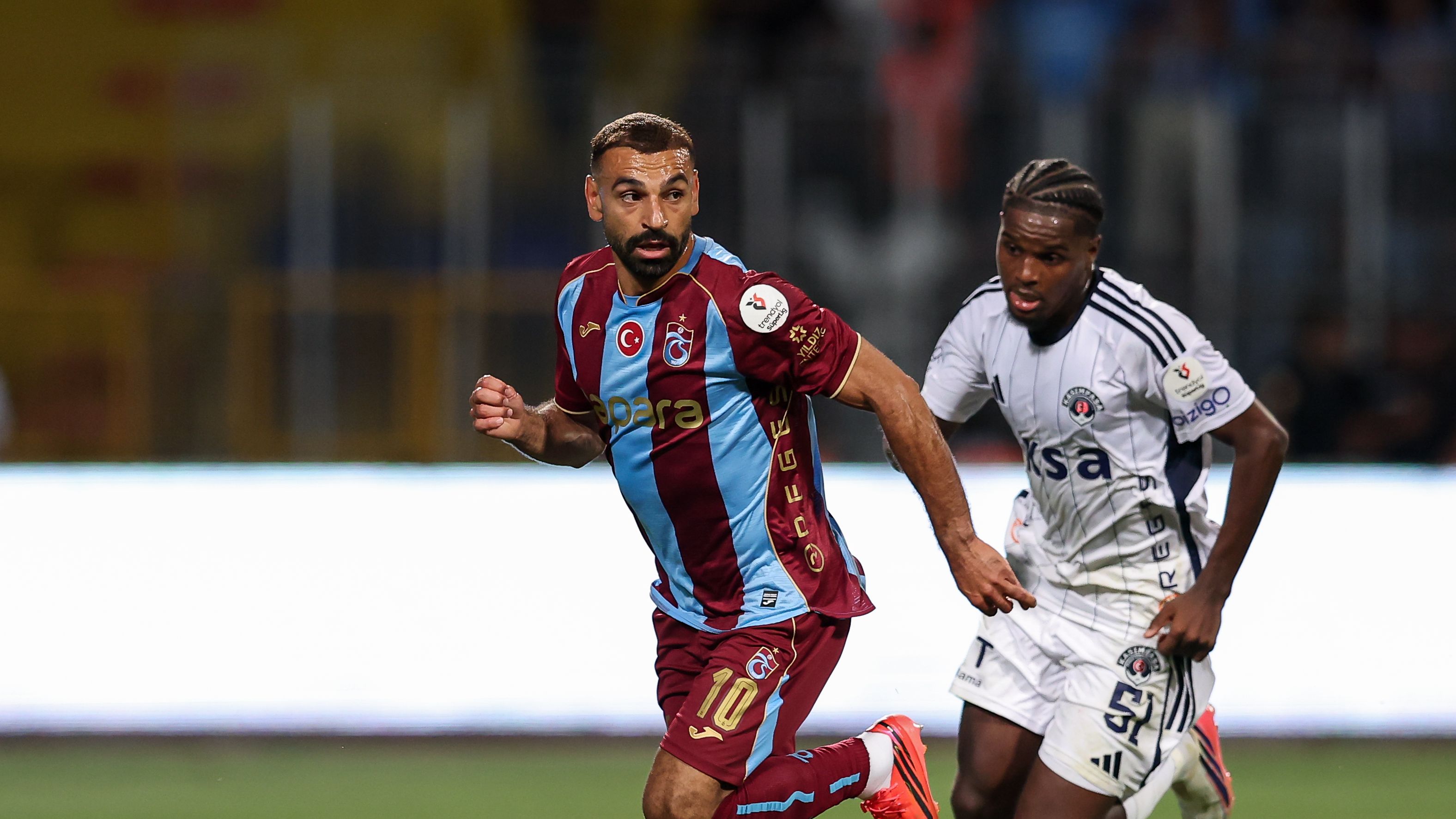 مواجهات نارية في الخميس الكروي: الهلال وطرابزون وميسي يتصدرون المشهد
