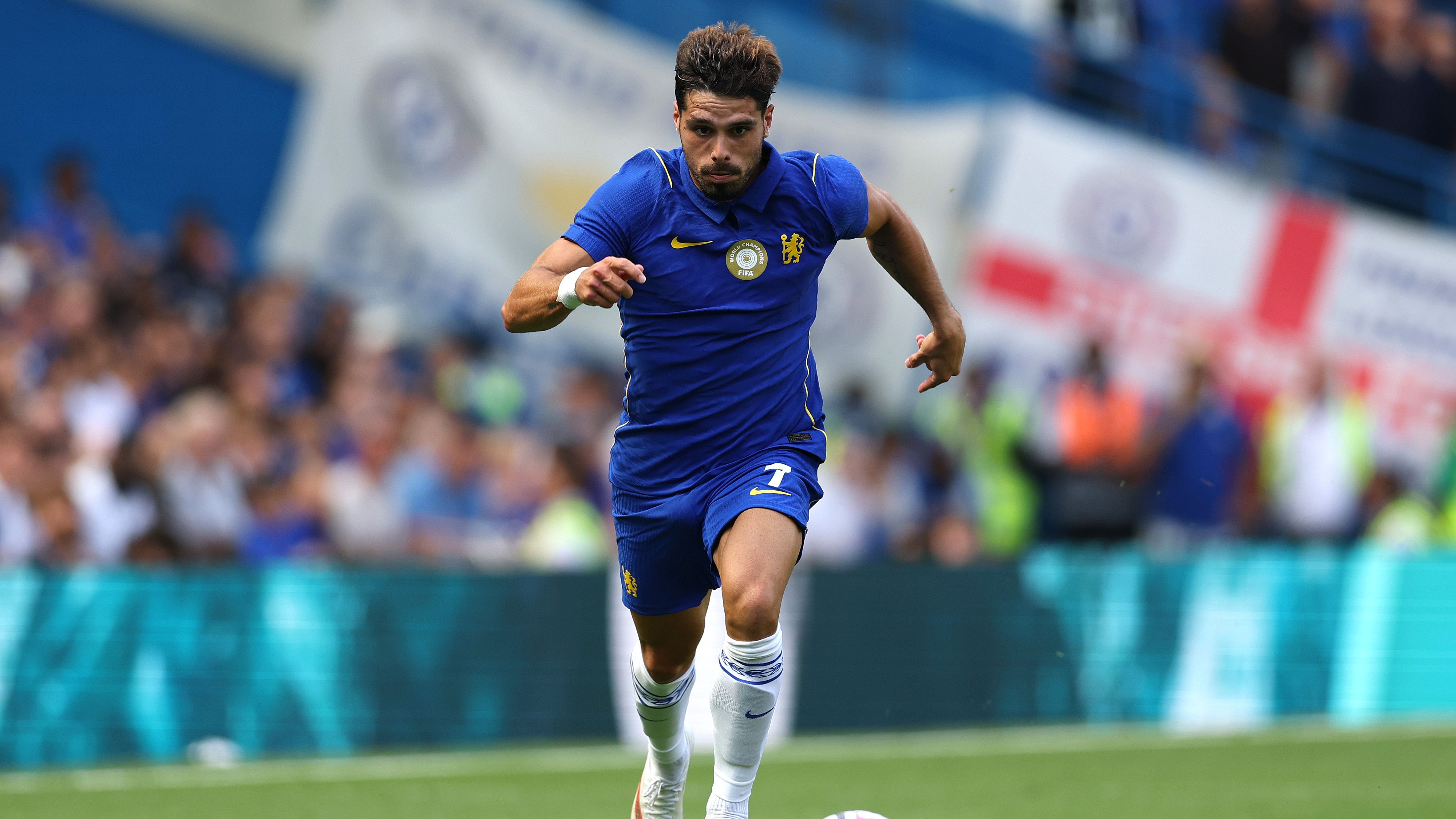 مانشستر سيتي يهمش صفقة نيتو.. واللاعب يقترب من عملاق سعودي