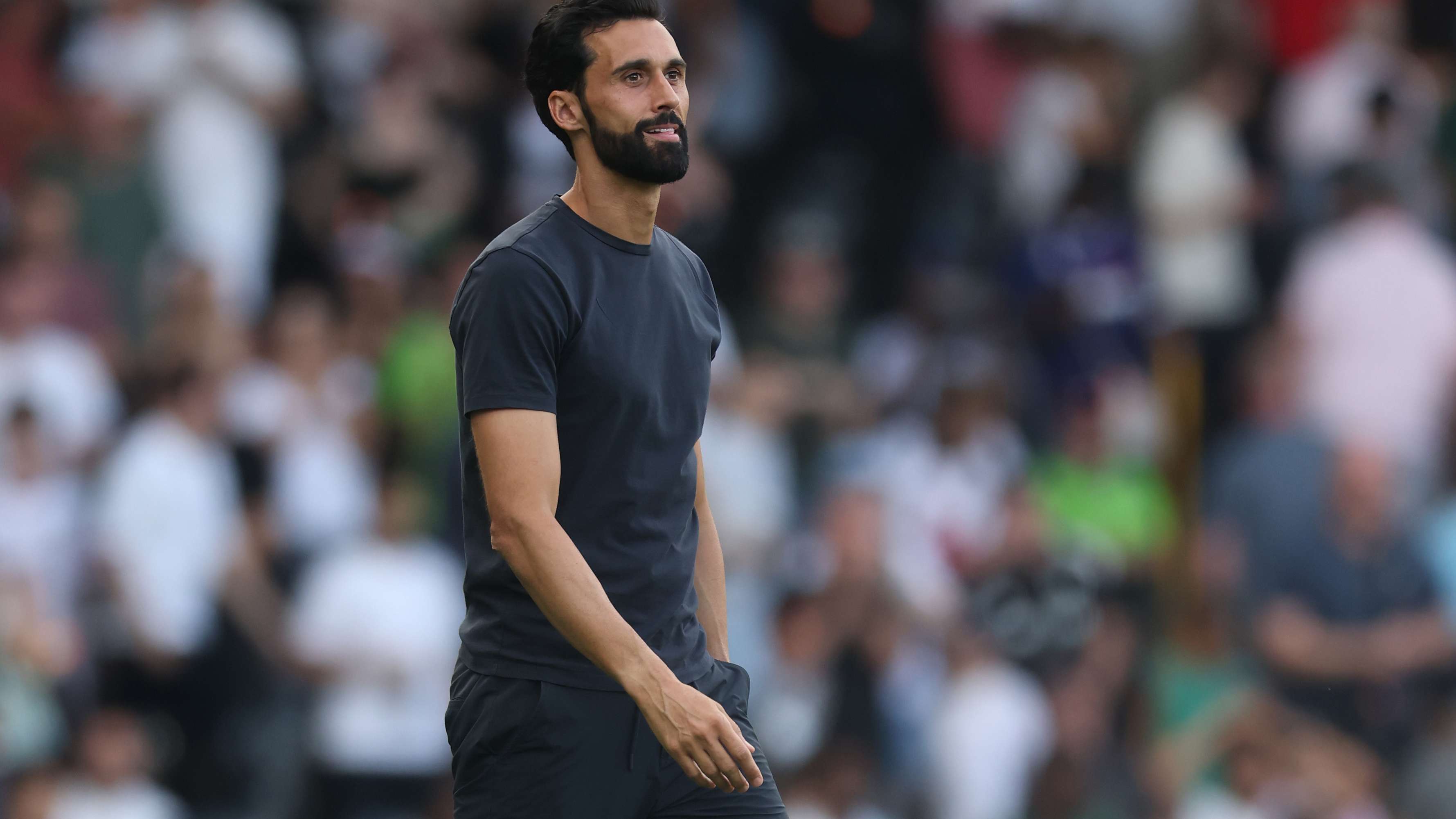 كوفينتري سيتي ضد فولهاممن مقصلة الإقالة إلى طوق النجاة.. فوز جديد يُنقذ أسطورة مدريدفي البريميرليج12:3524 أكتوبر 2026