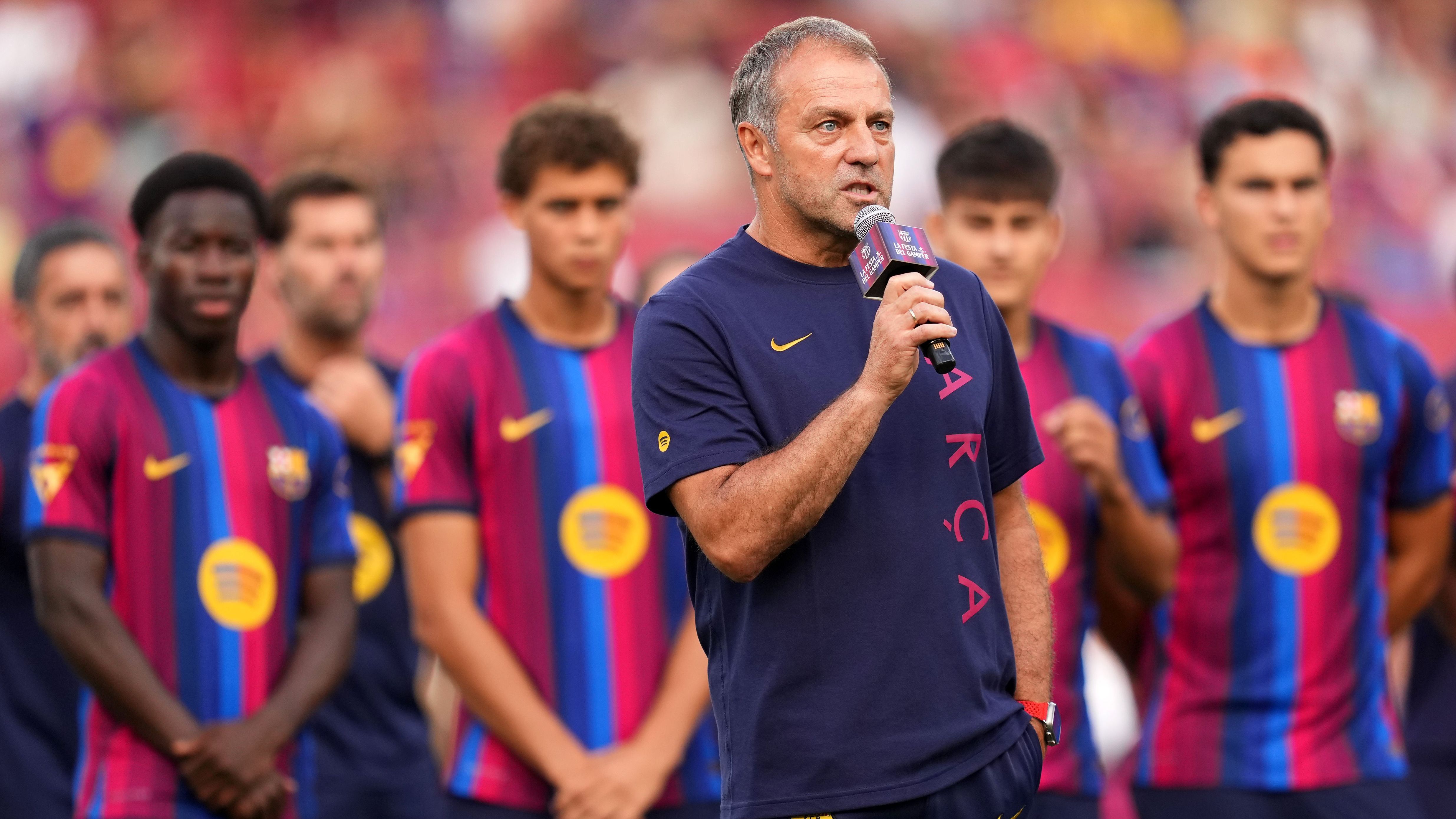 مع اقتراب رحيل بالدي.. برشلونة يتوجه نحو هدف مانشستر يونايتد وأتلتيكو