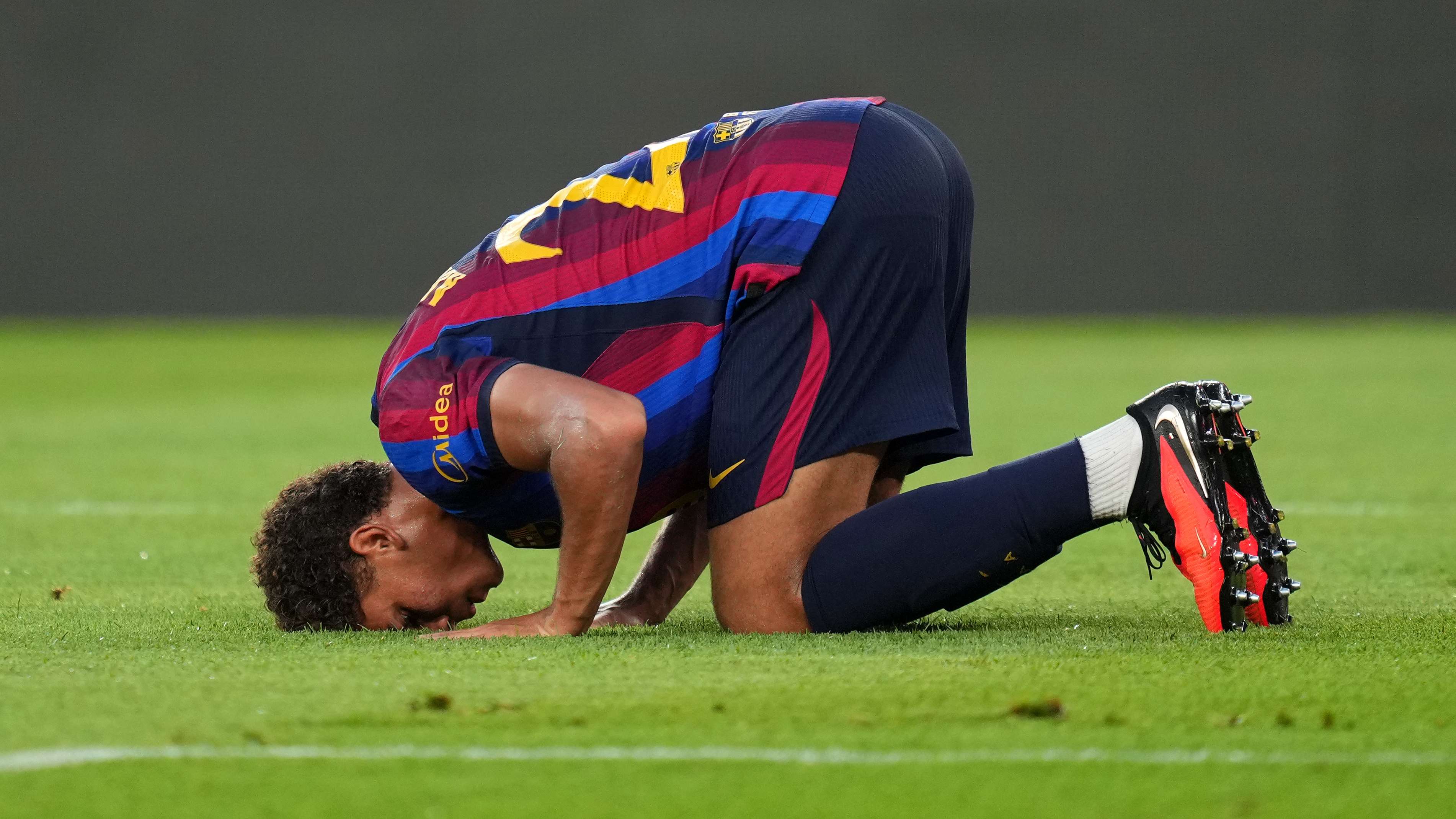 FC Barcelona v Al Ahly SC - Joan Gamper Trophy