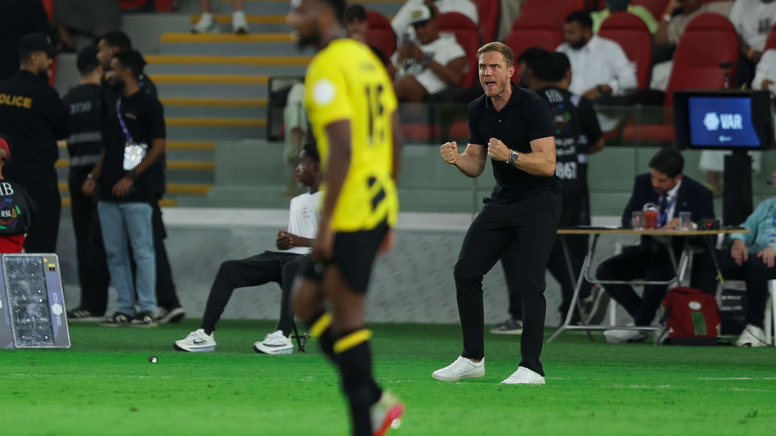 يانز ويسينغقرار مفاجئ.. مدرب الاتحاد السعودي يشهر سلاحه لتعويض سقطة الهلالعودة نيجيرية09:1313 أكتوبر 2026