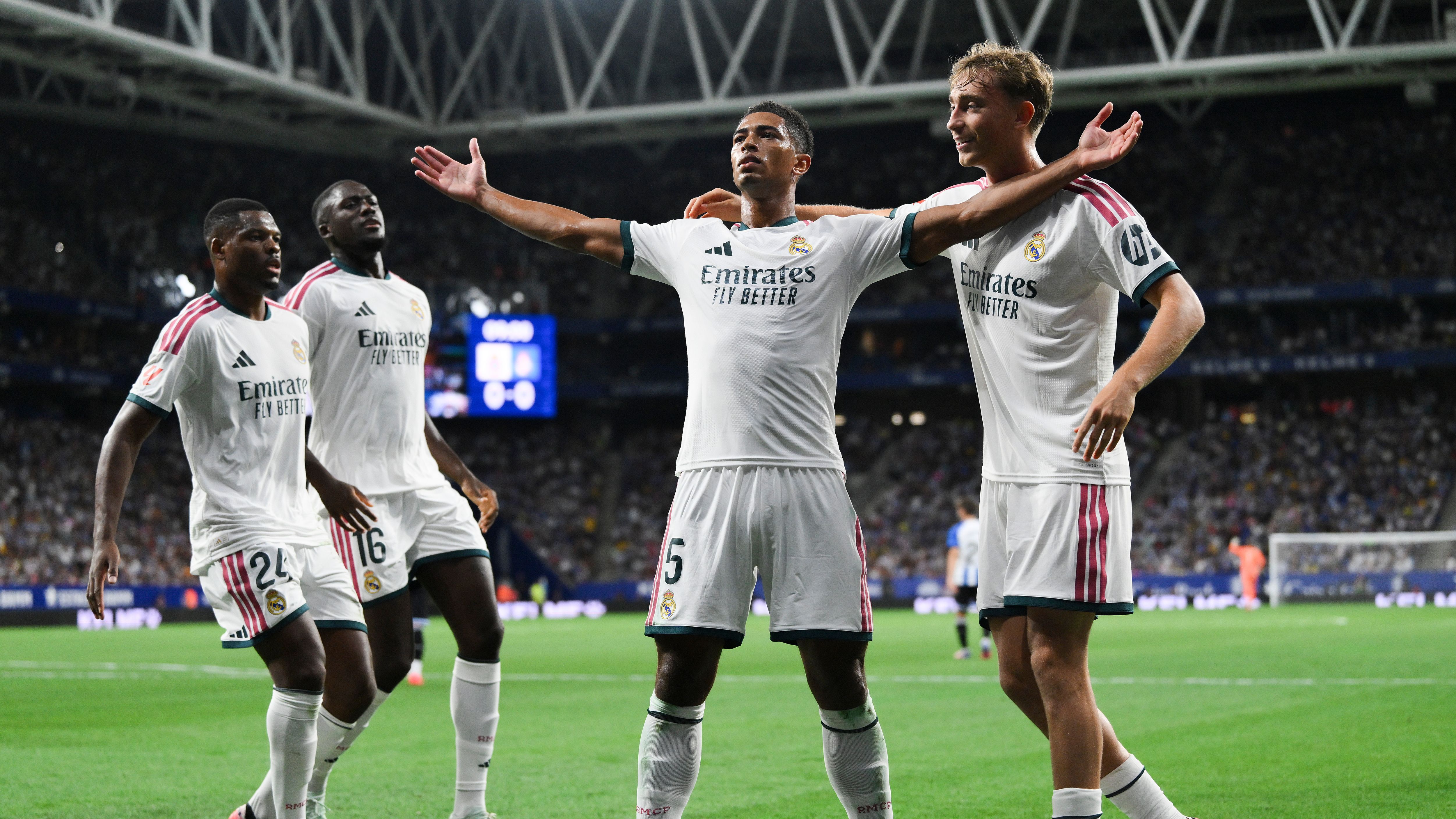 رغم التألق أمام إسبانيول.. الصفقة الجديدة تثير الشكوك داخل ريال مدريد