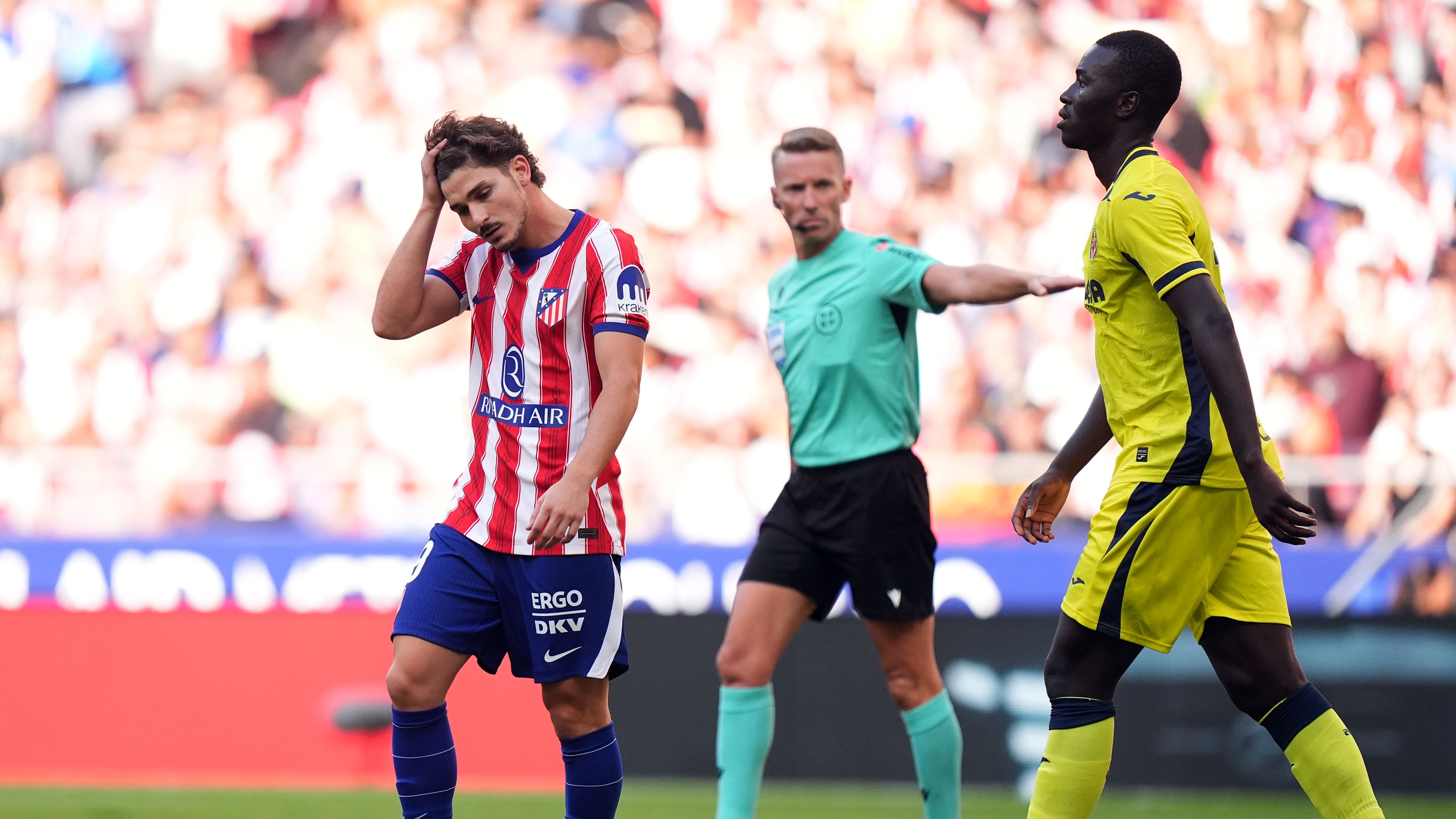 أتلتيكو مدريد يحمي جوليان ألفاريز من غضب عارم بقرار حاسم
