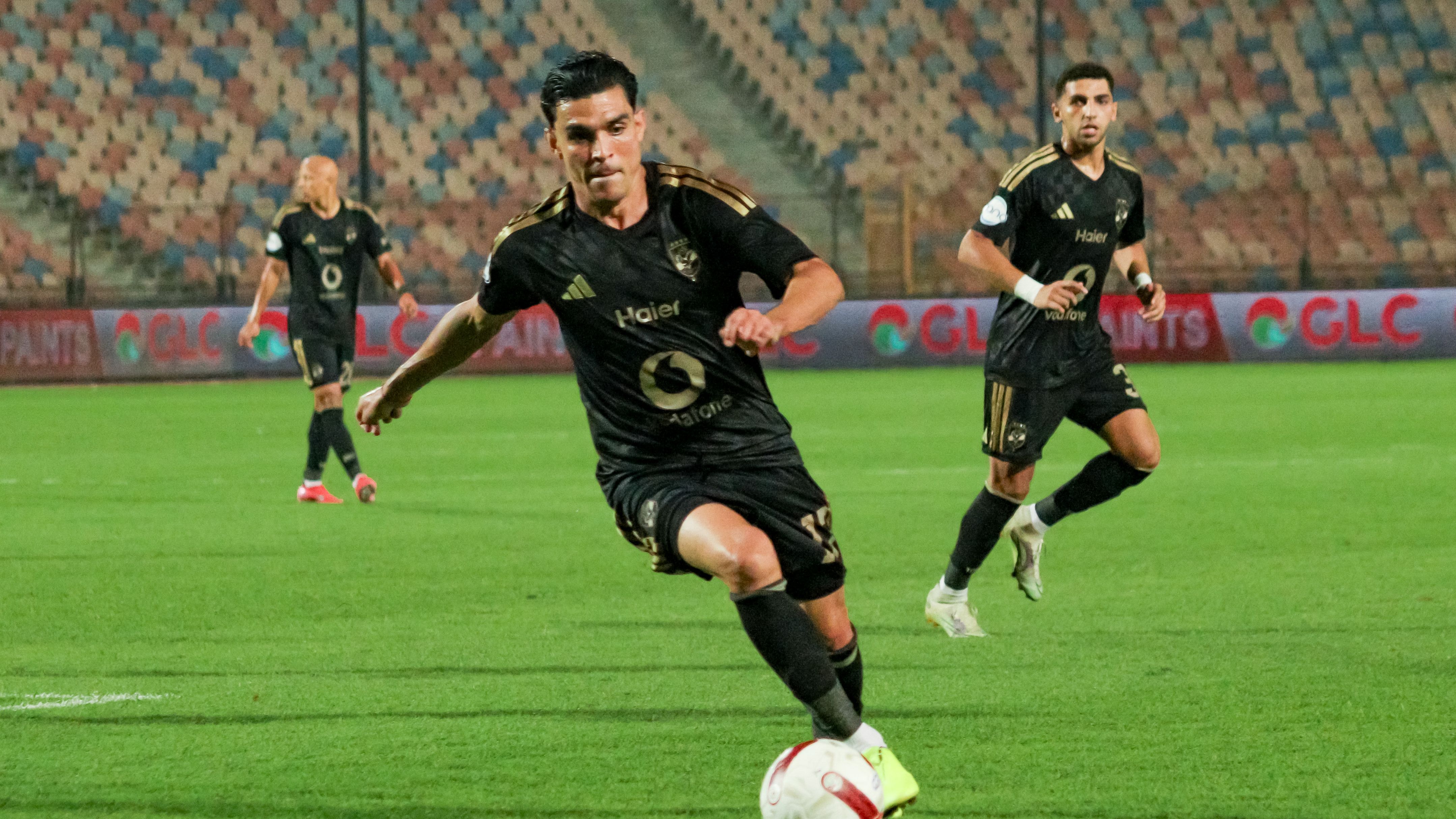 فيديو: أشرف بن شرقي يختار أفضل لاعب في تاريخ المغرب