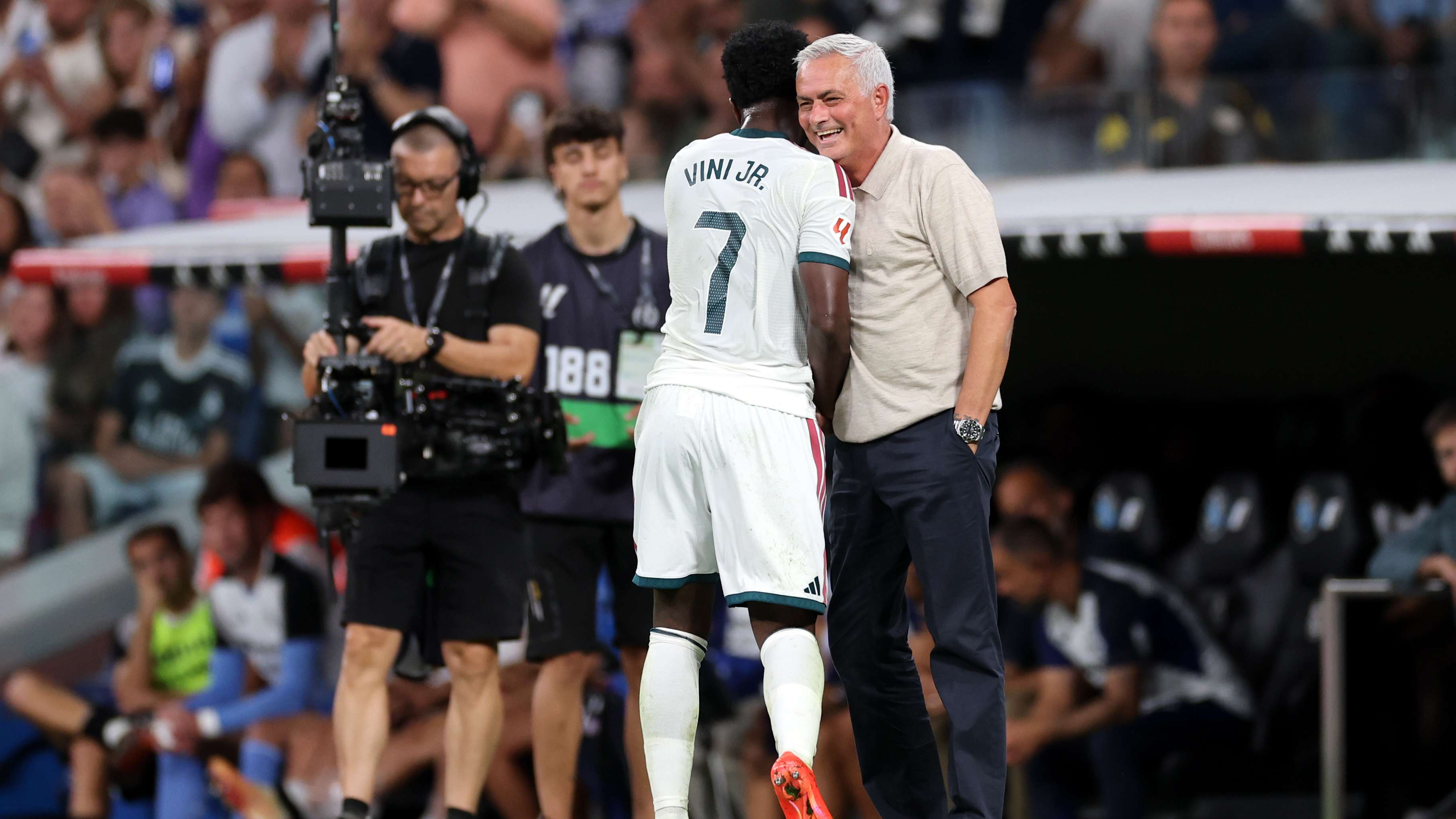 جوزيه مورينيومورينيو: هذا اللاعب مستبعد أمام فياريال.. ولن أختبئ من أجل فينيسيوسدعم مفقود ومعاناة مستمرة04:499 أكتوبر 2026