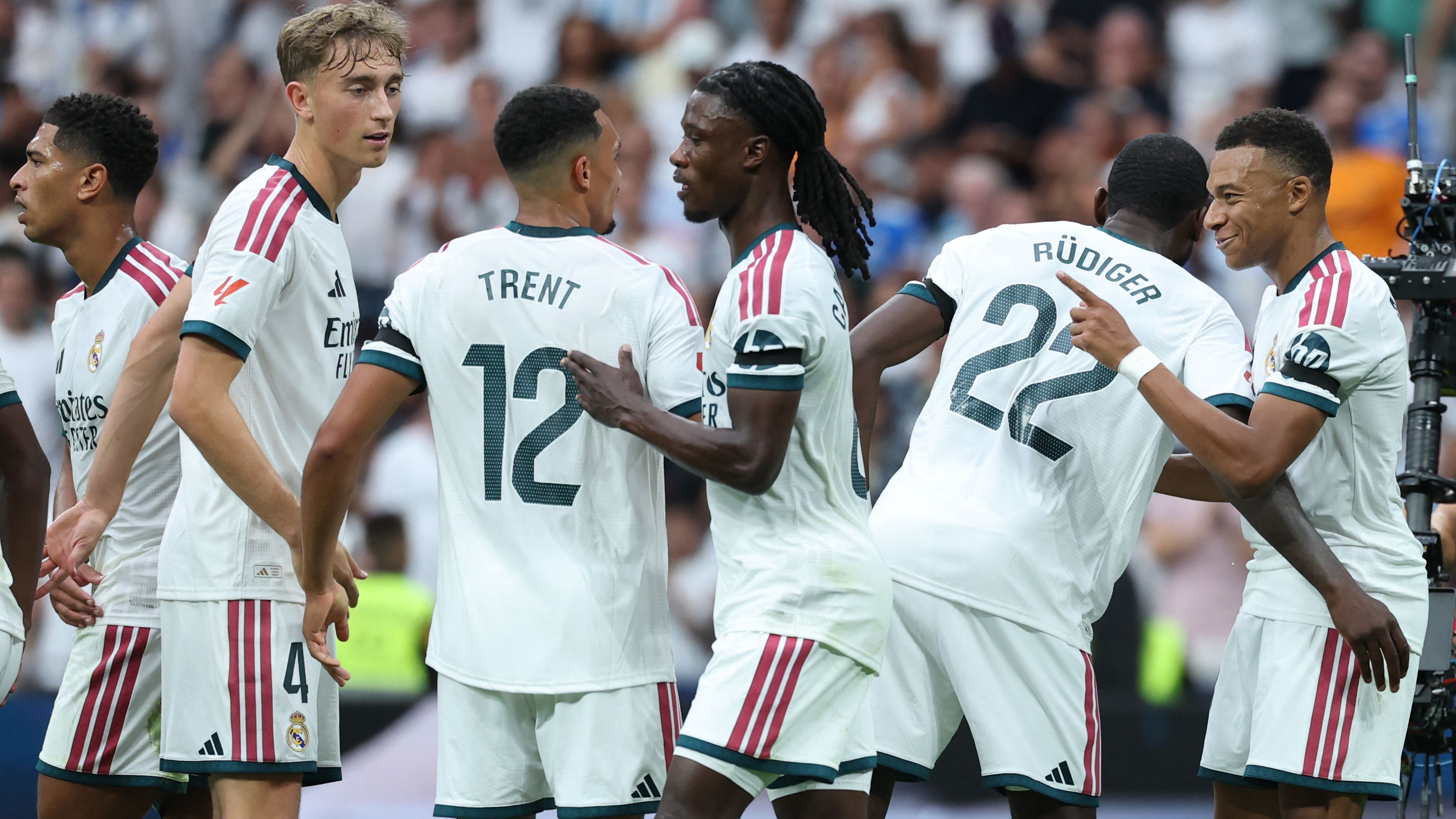 ريال مدريد يحدد موقفه من صفقات الوقت الضائع