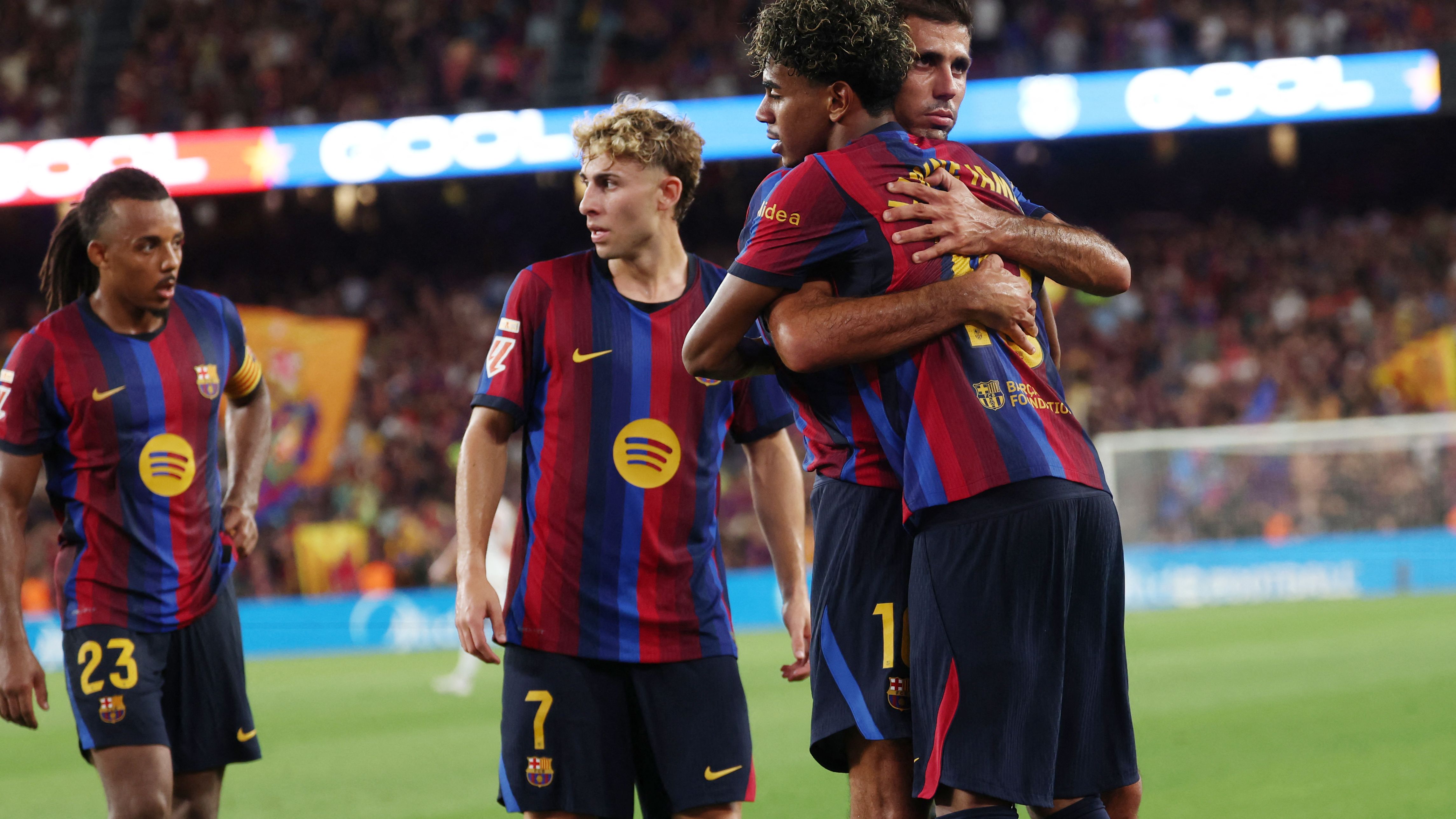 برشلونة يستبق العاصفة.. فرض قواعد استثنائية قبل موقعة دوري الأبطال