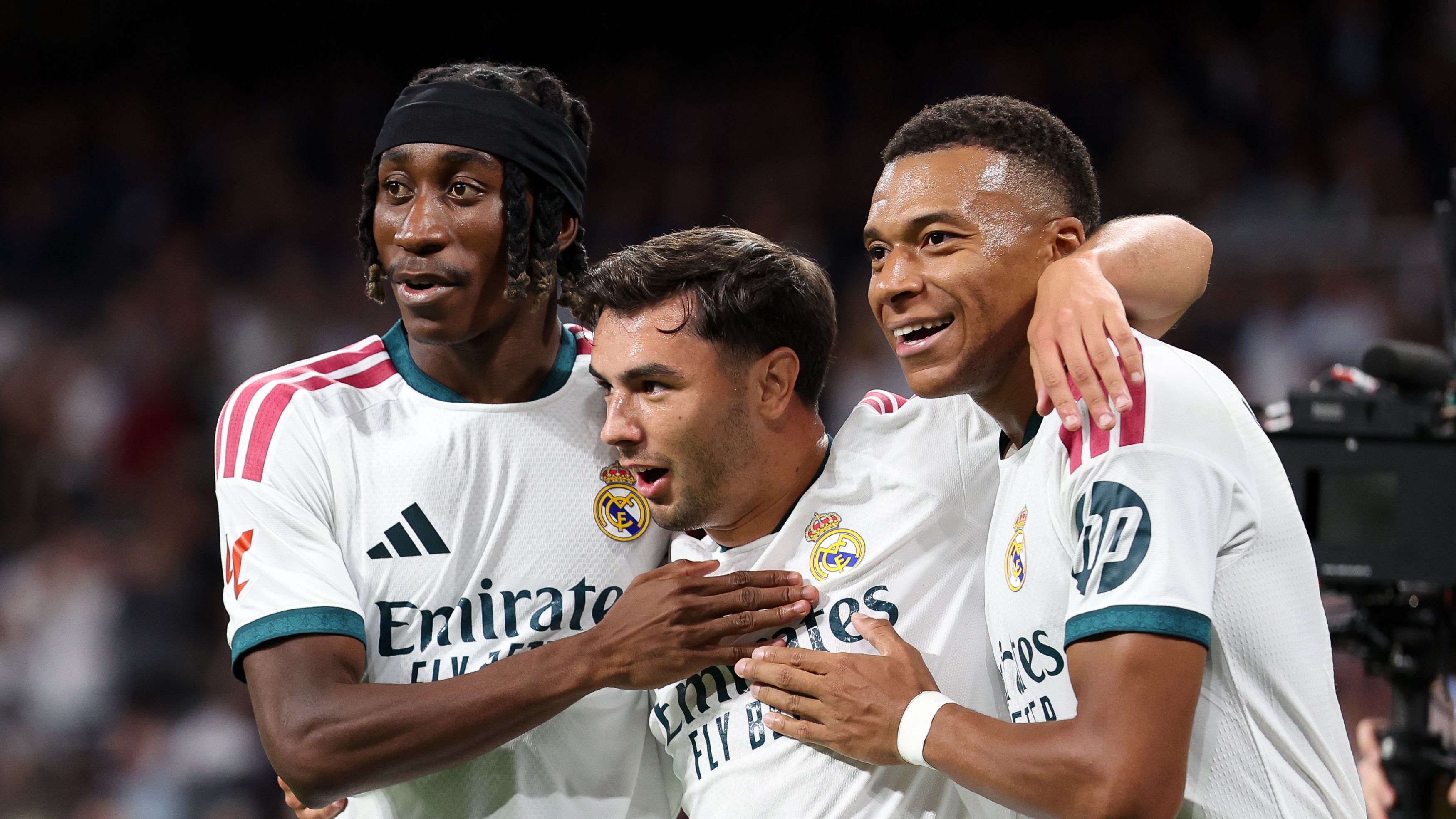 بداية نارية.. اليويفا يعلن مواعيد مباريات ريال مدريد في دوري الأبطال