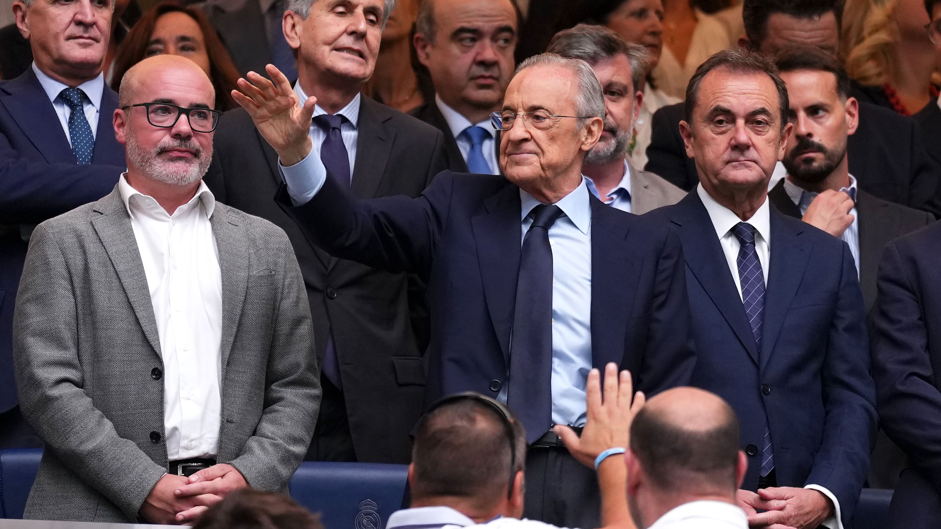 بيريز من سبتة: زيارتي ليست ردًا على أزمة قمصان لاعبي ريال مدريد