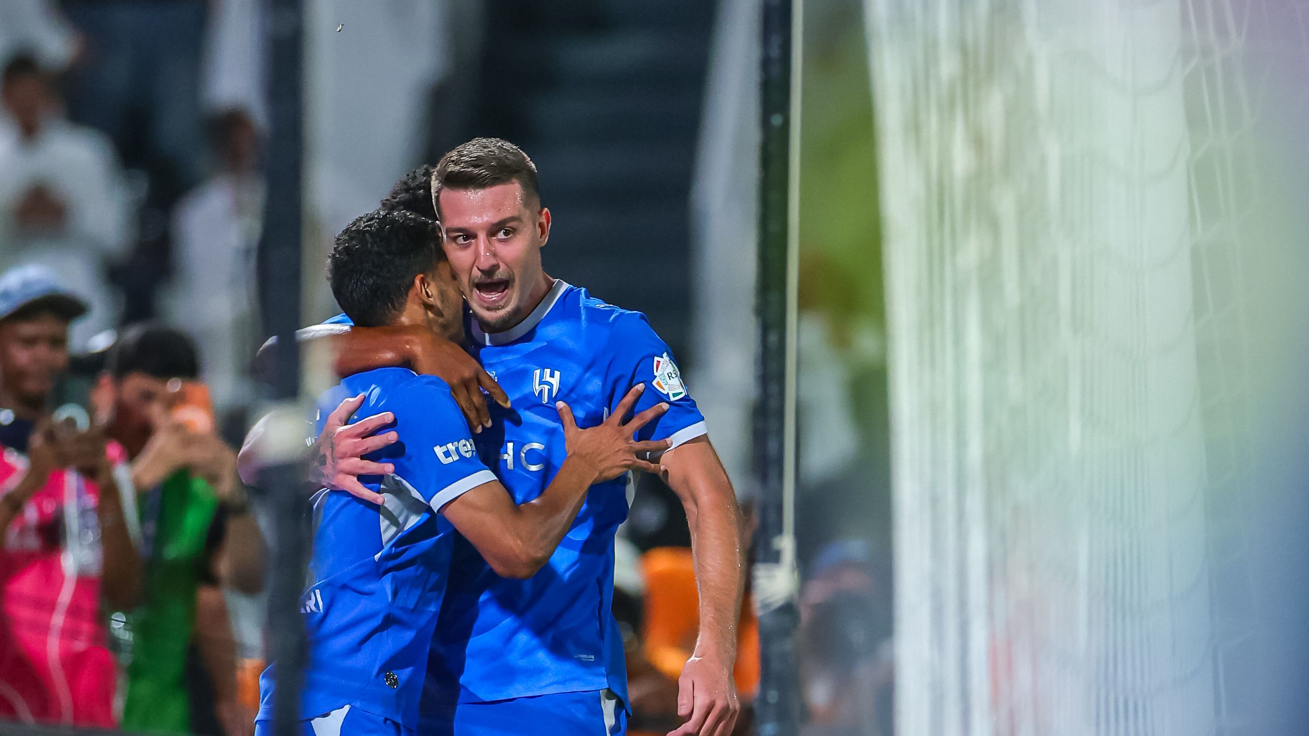 نحو عرش الأهلي الذهبي.. الهلال يحطم تاريخه في دوري روشن