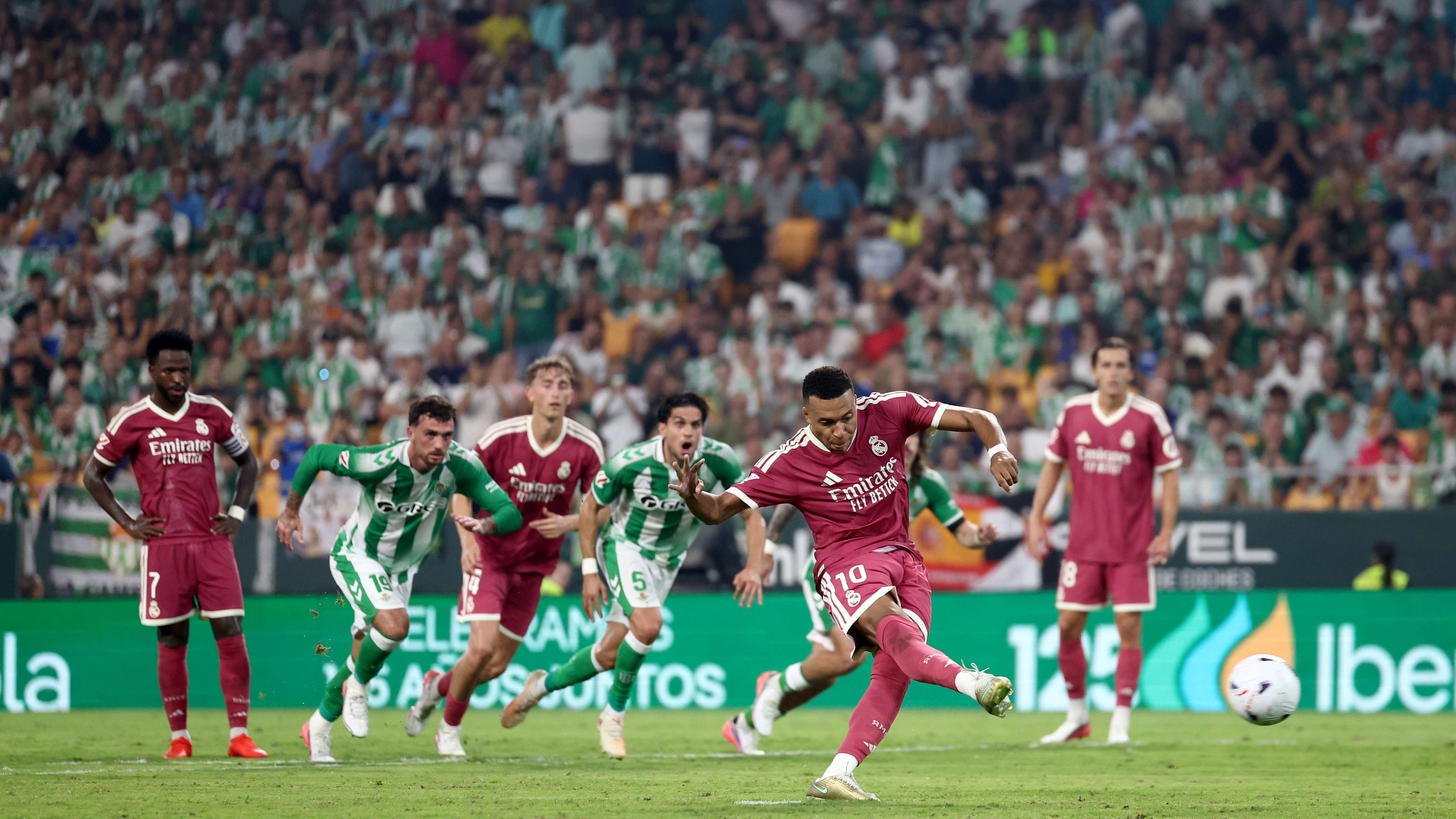 Real Betis Balompie v Real Madrid - LaLiga EA Sports 2026/27