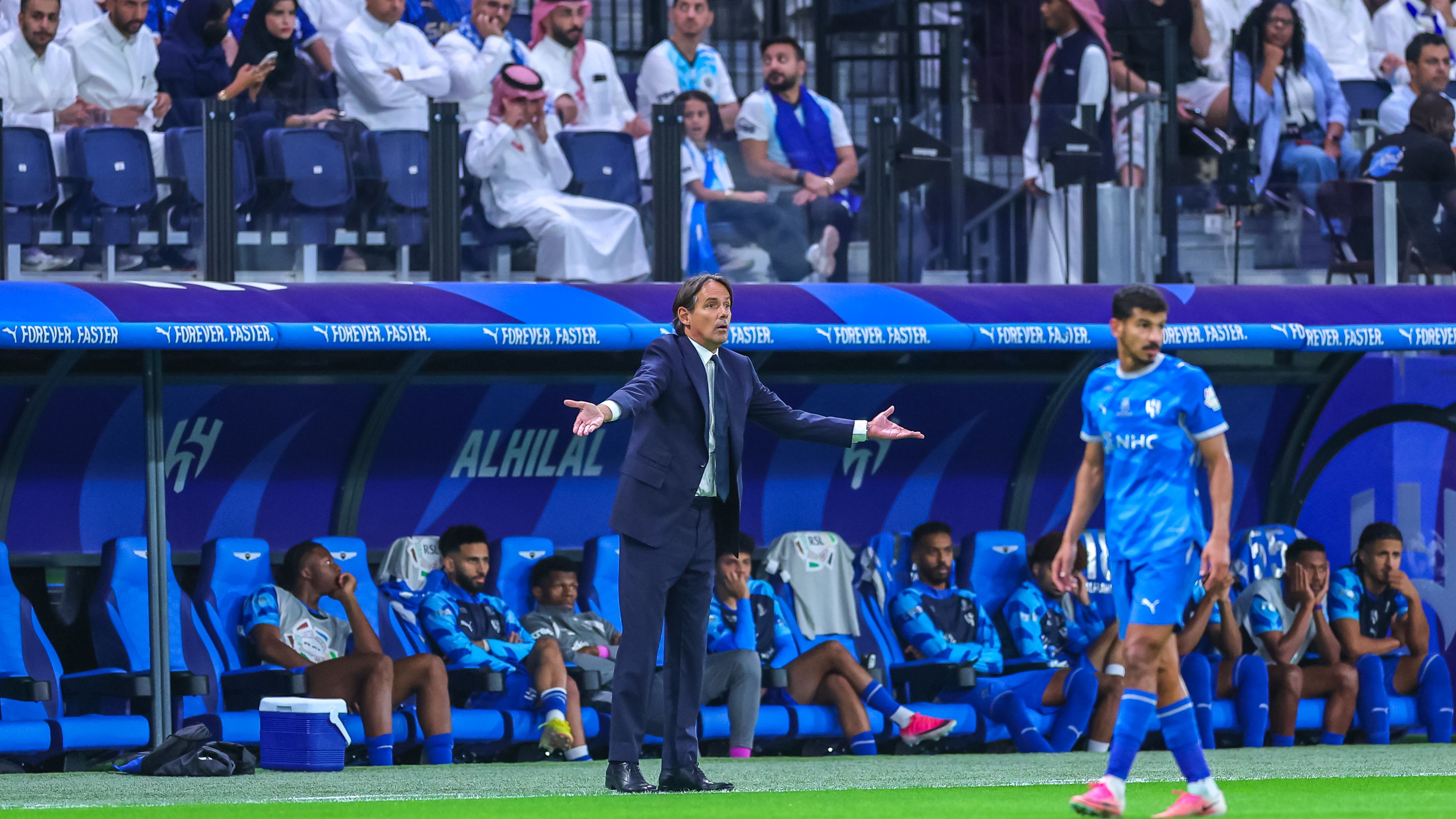 ما القنوات الناقلة لمباراة التعاون والهلال في دوري روشن السعودي 2026-2027؟ وكيف تشاهدها عبر الإنترنت؟