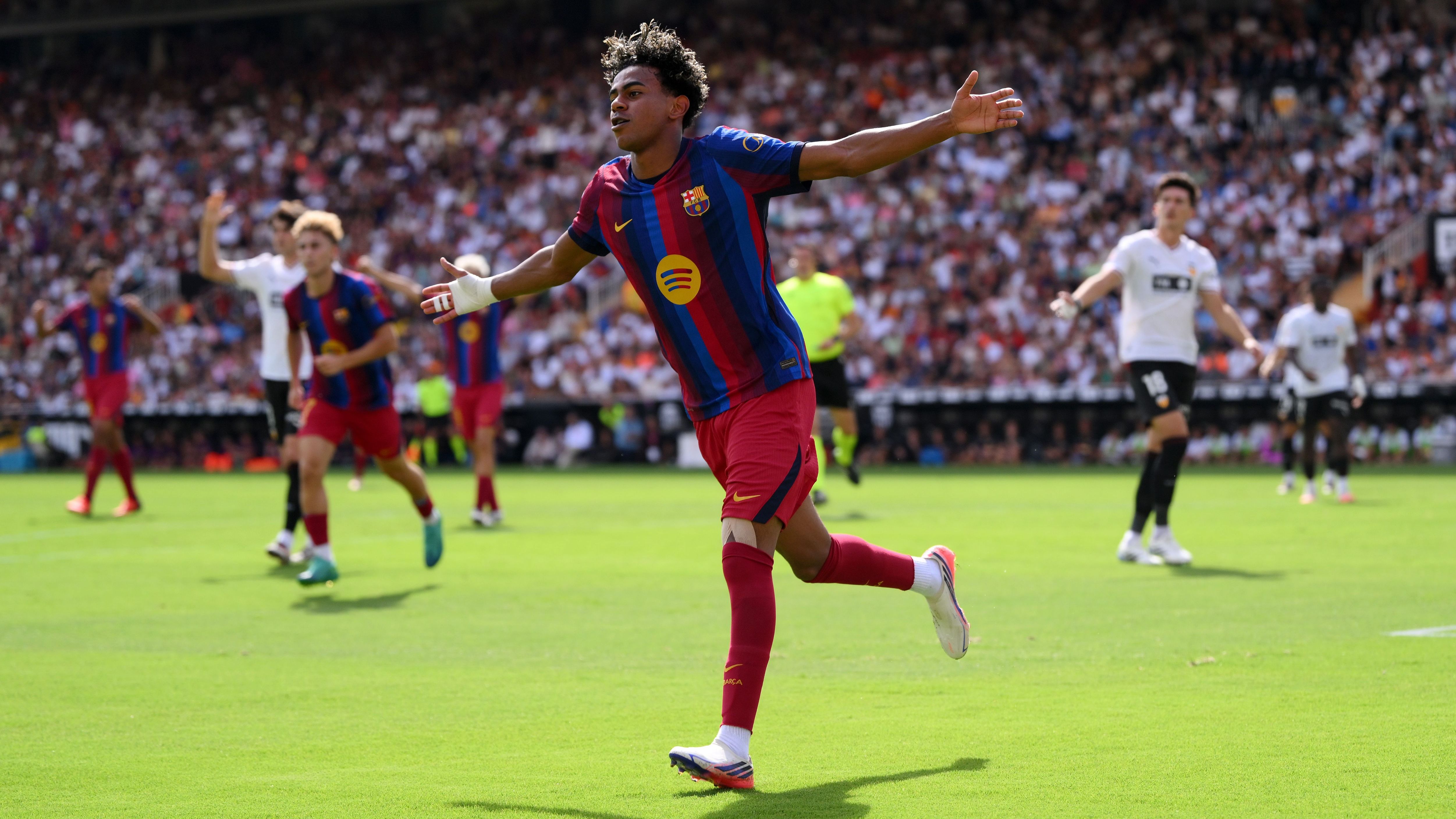 Valencia CF v FC Barcelona - LaLiga EA Sports 2026/27