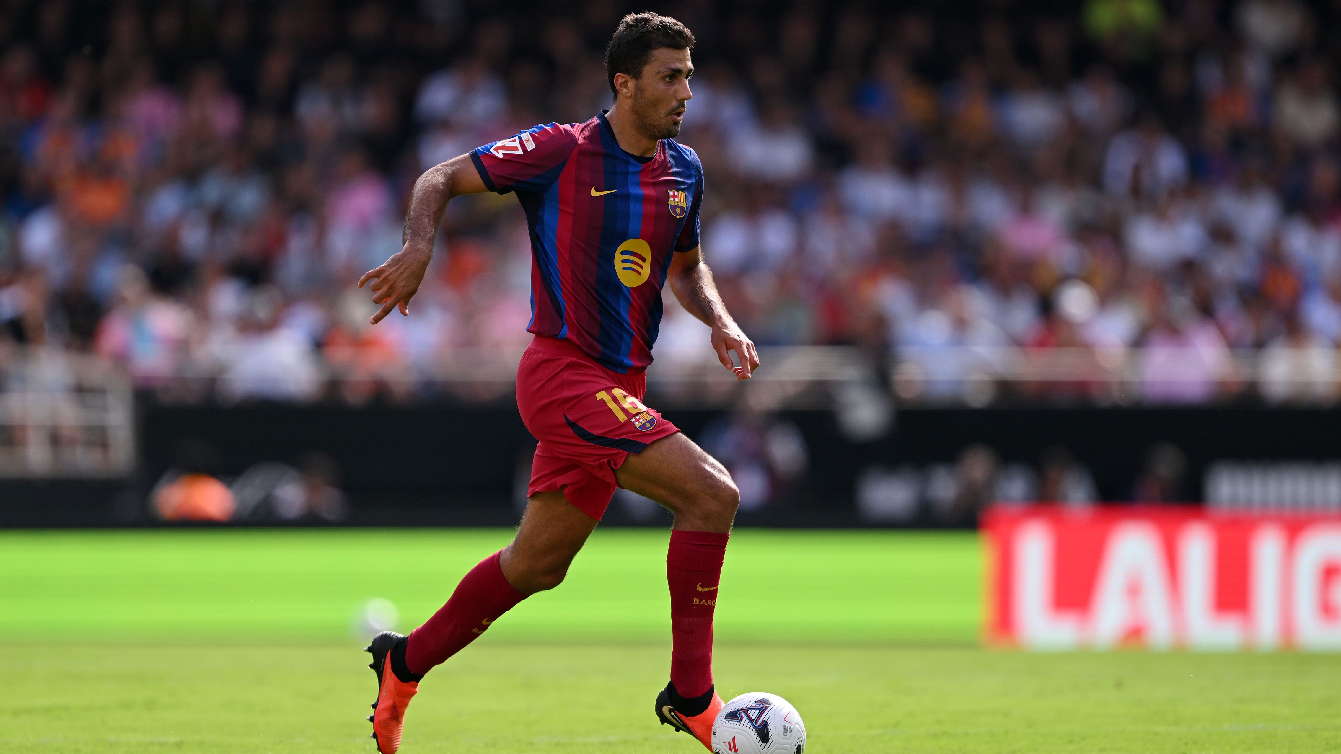 Valencia CF v FC Barcelona - LaLiga EA Sports 2026/27