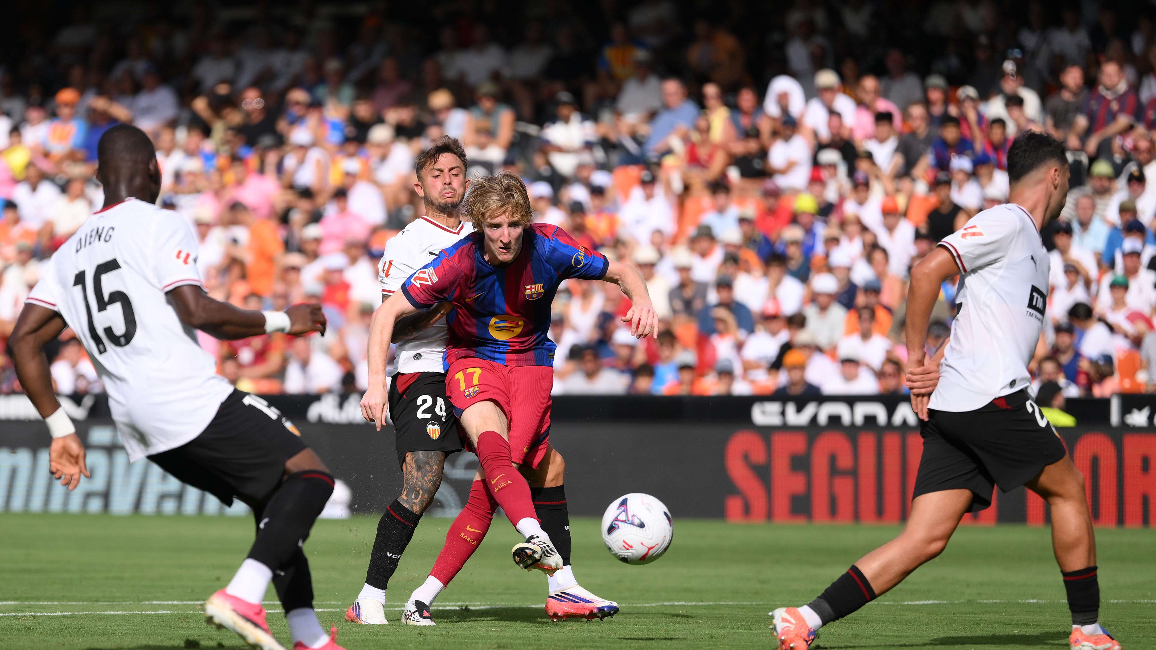 Valencia CF v FC Barcelona - LaLiga EA Sports 2026/27