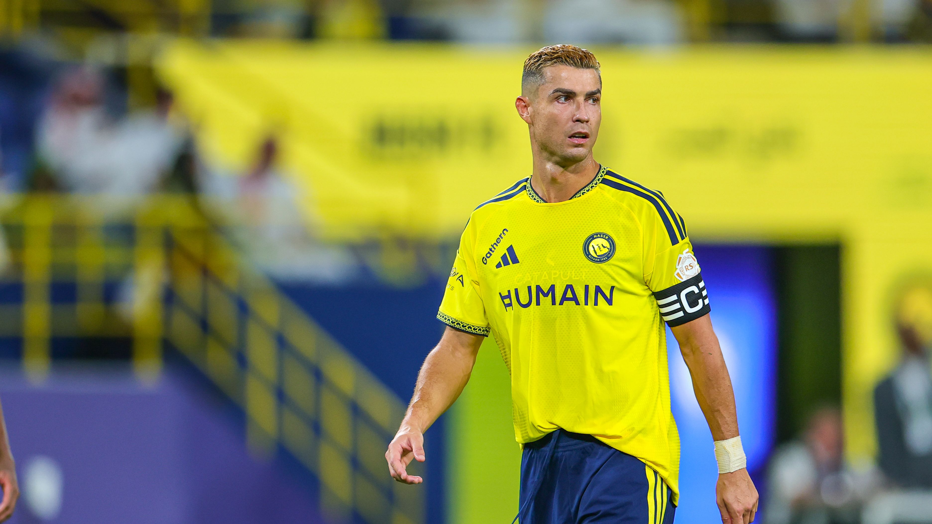 ما القنوات الناقلة لمباراة الخليج والنصر في دوري روشن السعودي 2026-2027؟ وكيف تشاهدها عبر الإنترنت؟