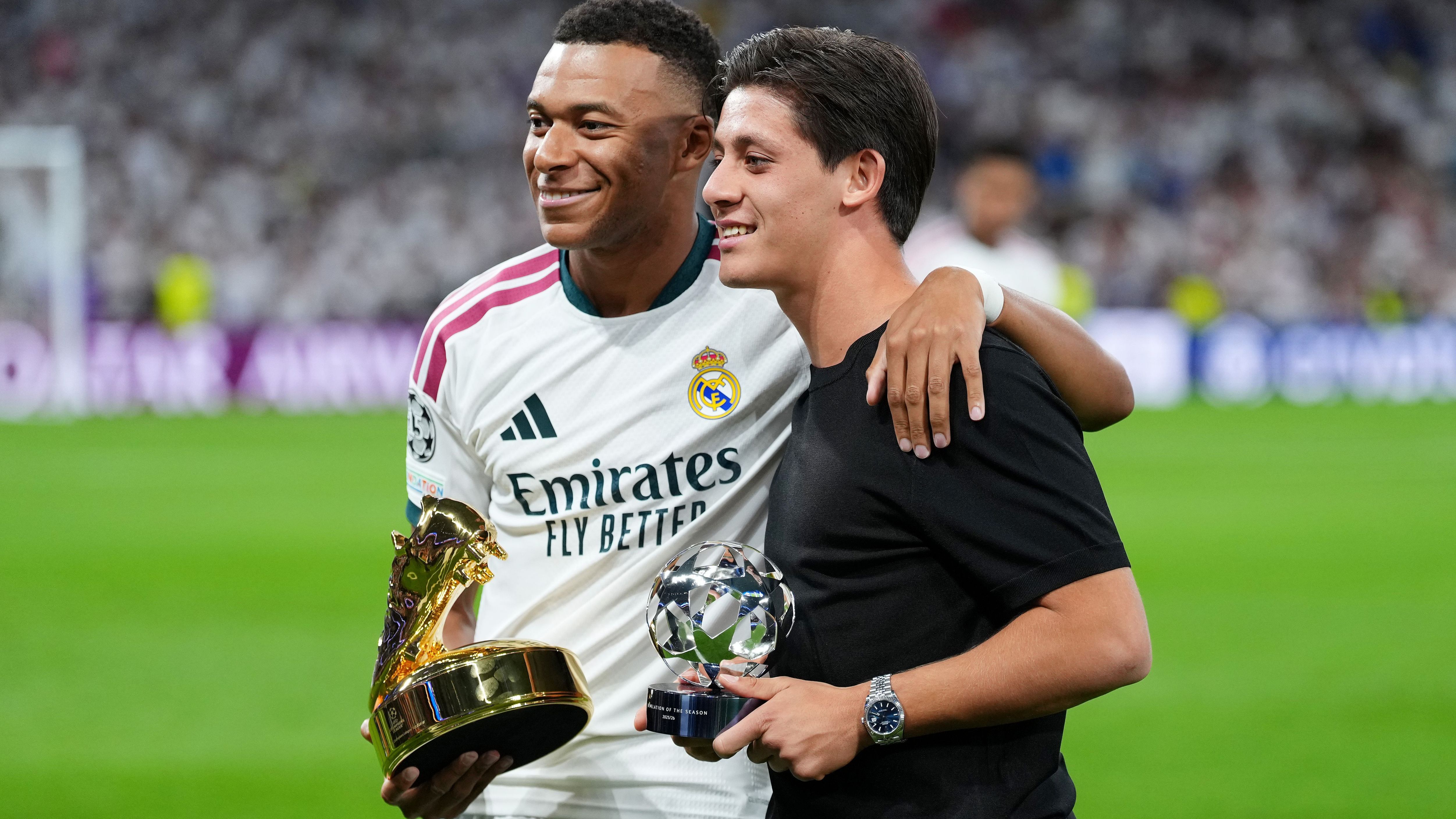 "يويفا" يكرم مبابي وجولر قبل مباراة إنتر ميلان.. فما السبب؟