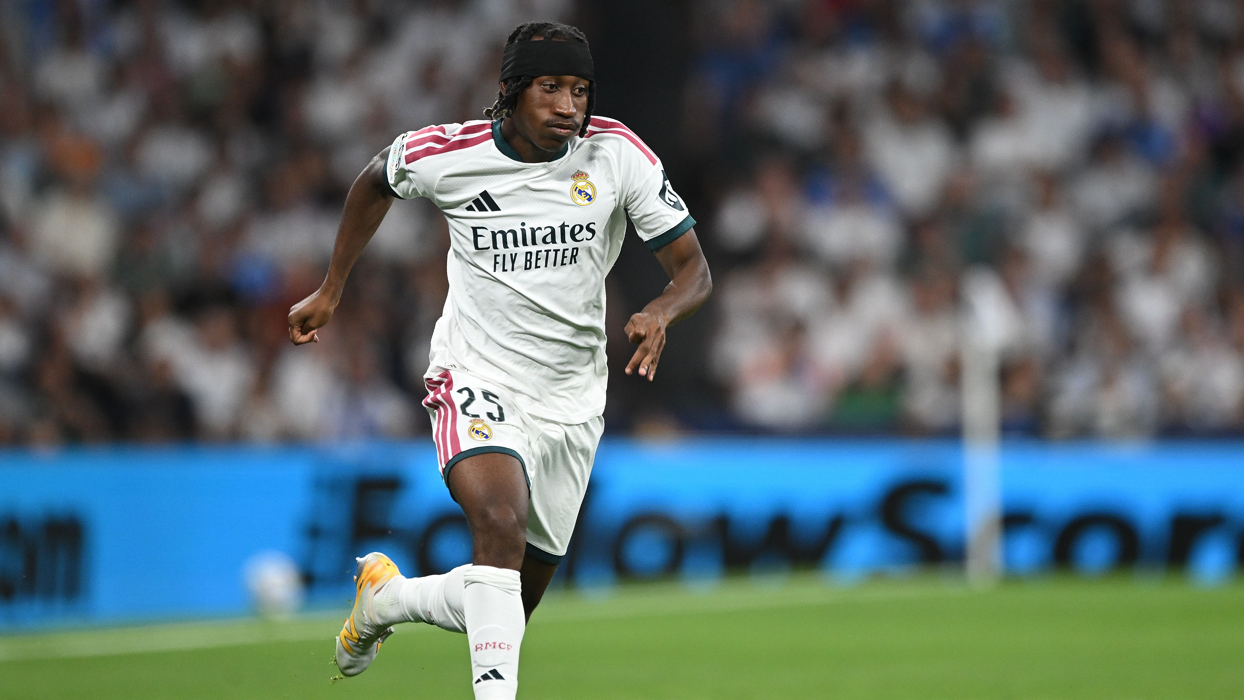 الصفقة الأغلى في تاريخه.. لماذا لا يعتمد ريال مدريد على ديوماندي؟