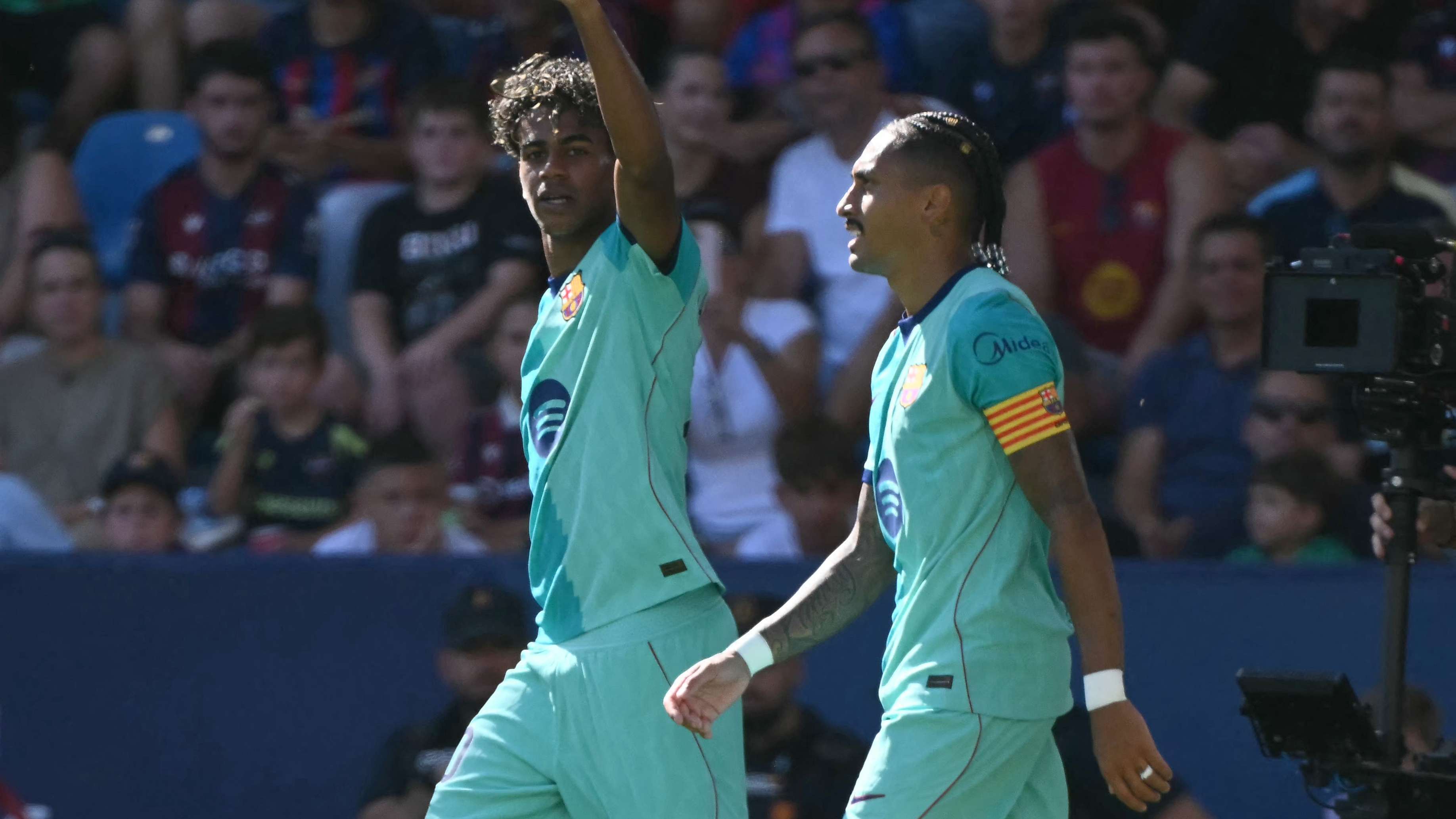 FBL-ESP-LIGA-LEVANTE-BARCELONA