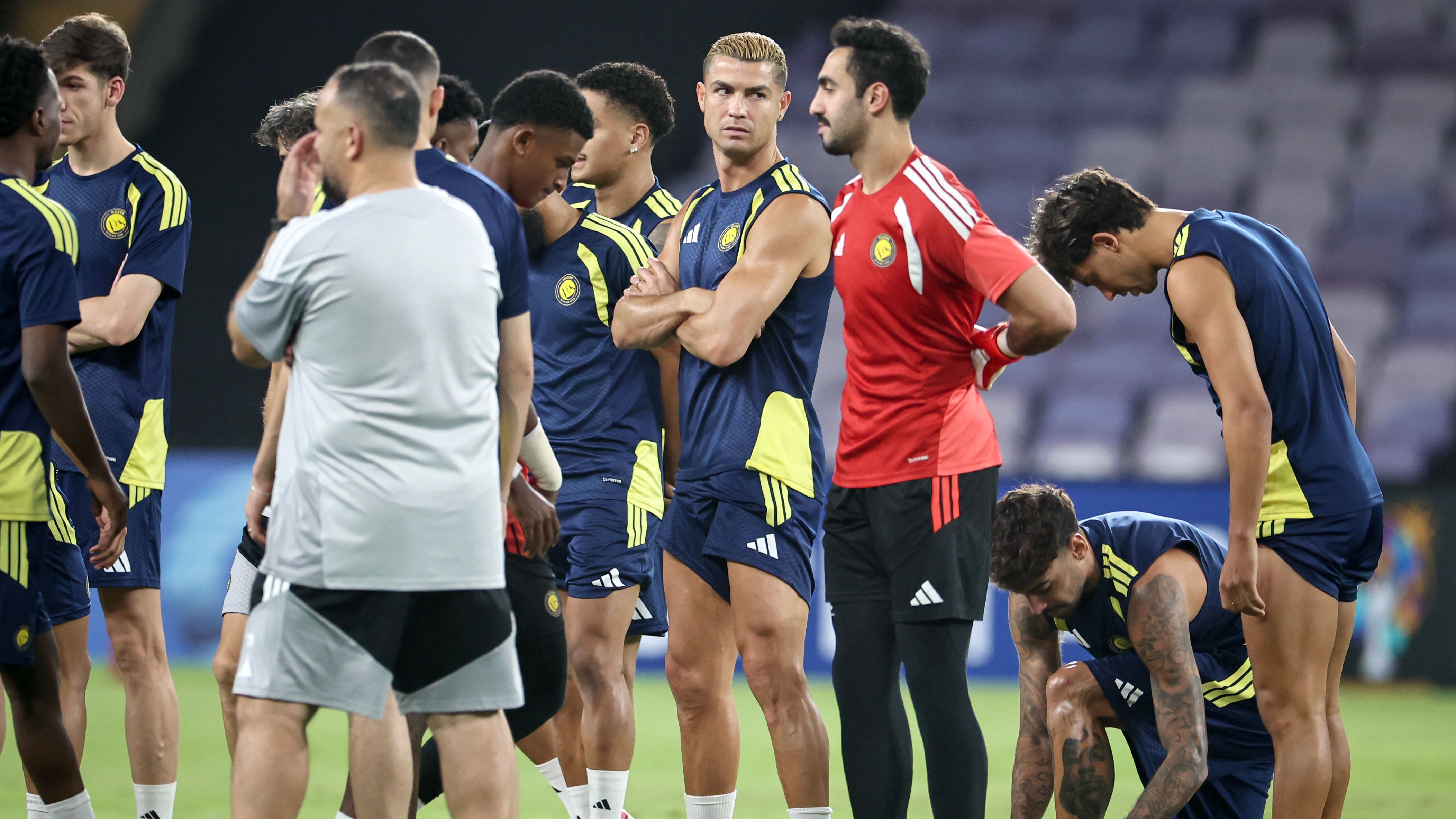 كيف أنقذ كريستيانو غرفة ملابس النصر؟ شاهد عيان يروي الكواليس